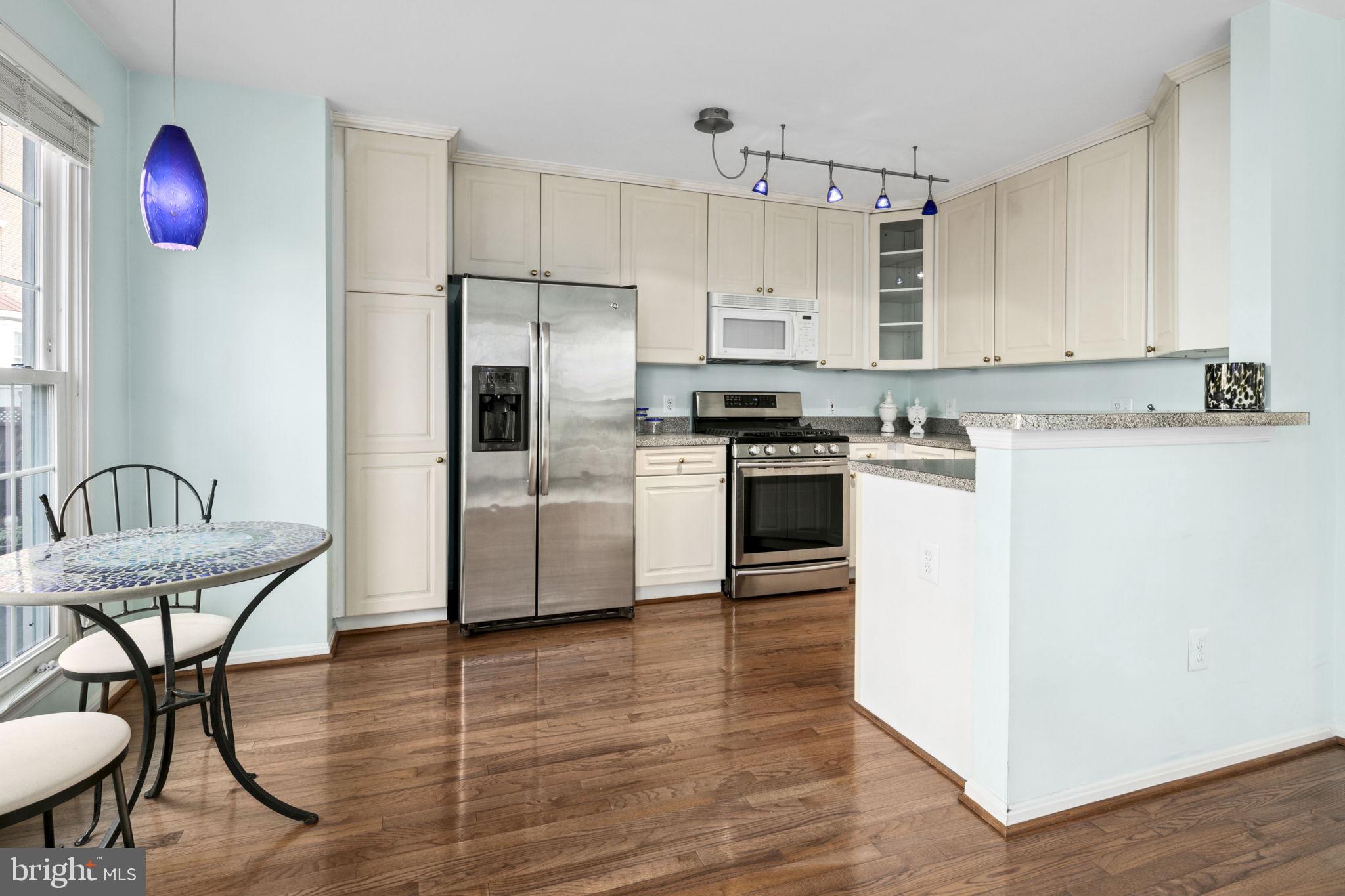 STONEGATE - Residential