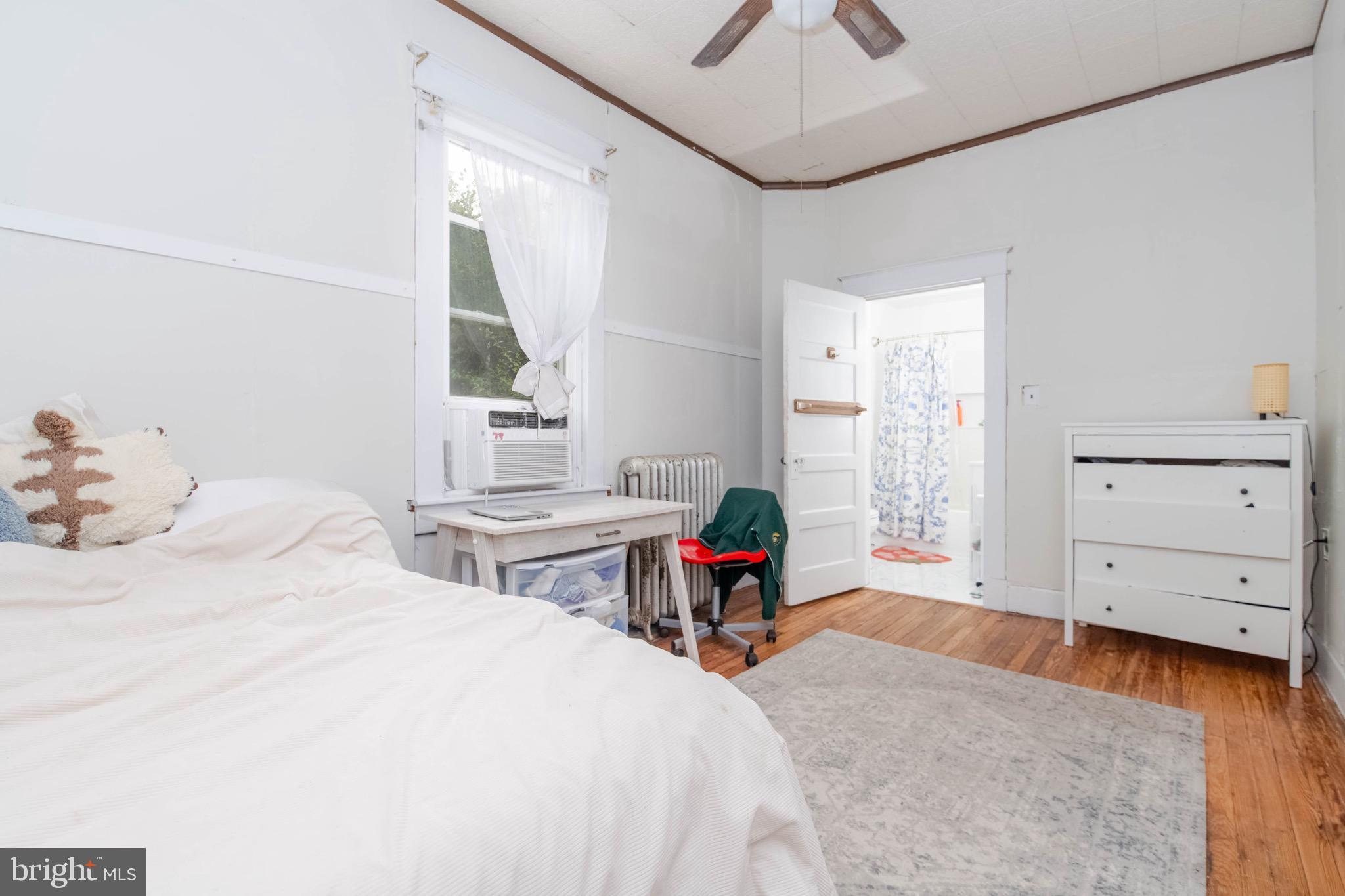 LAURAVILLE HISTORIC DISTRICT - Residential