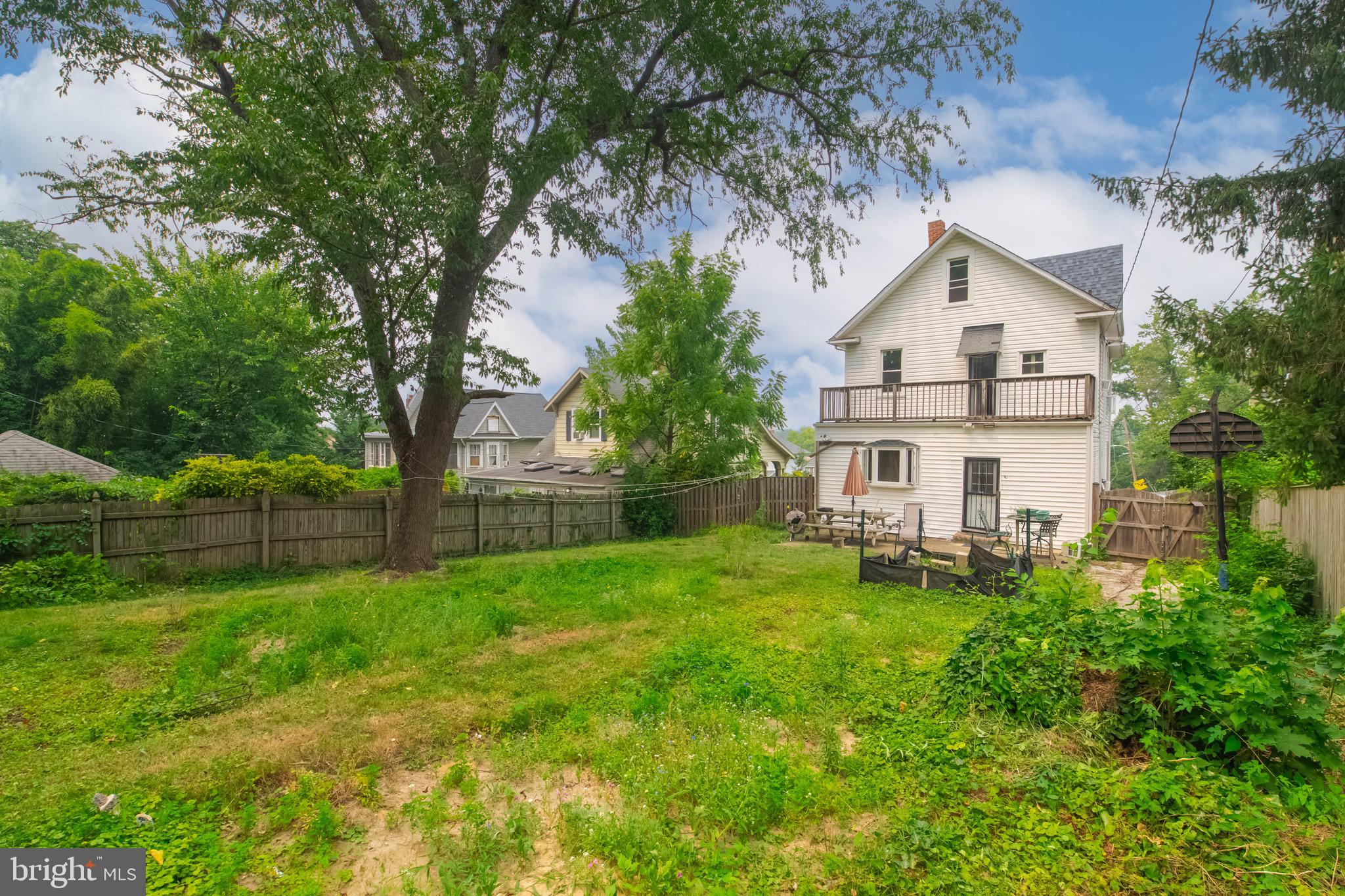 LAURAVILLE HISTORIC DISTRICT - Residential