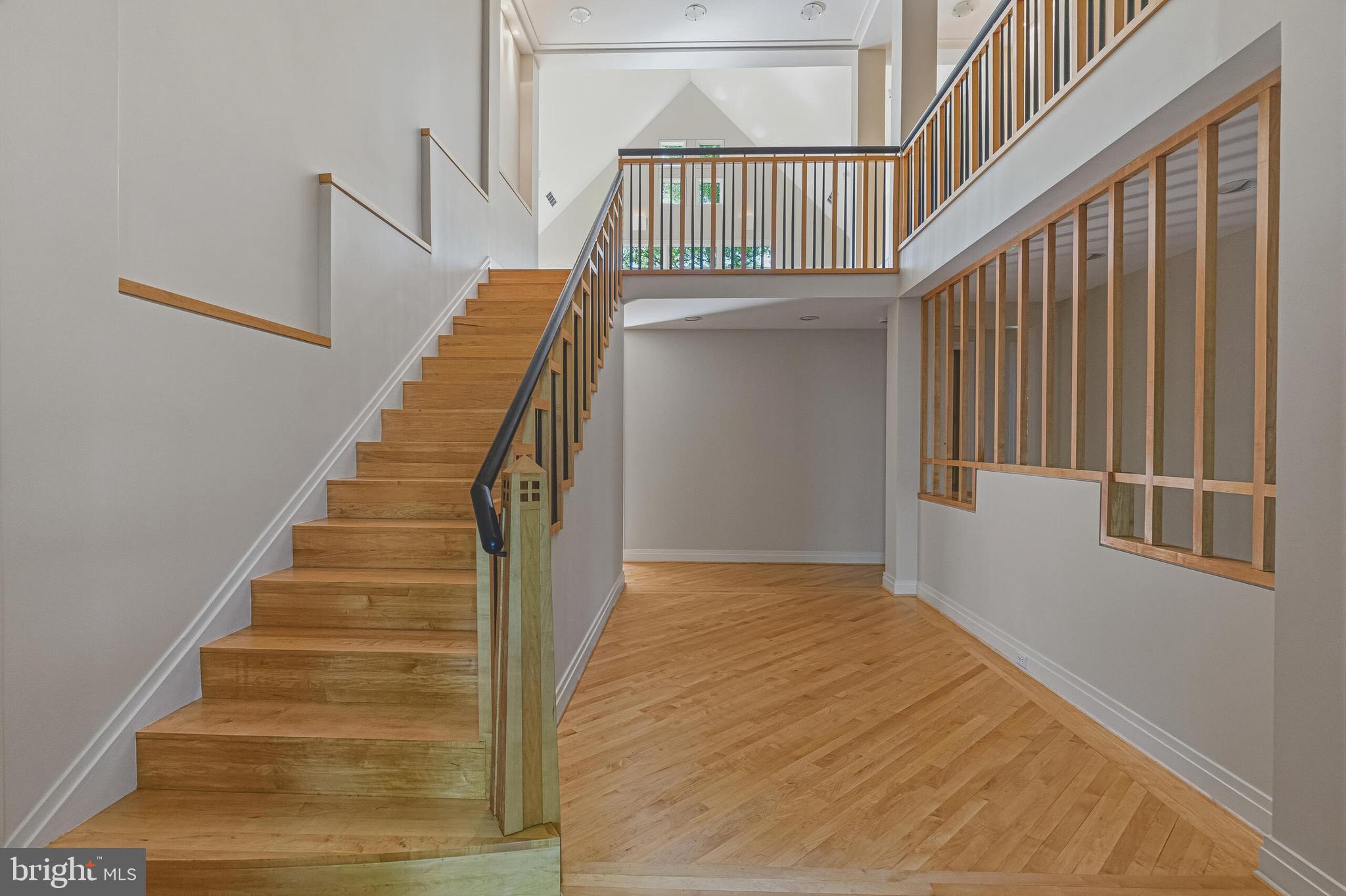 COUNTRY CLUB HILLS - Residential