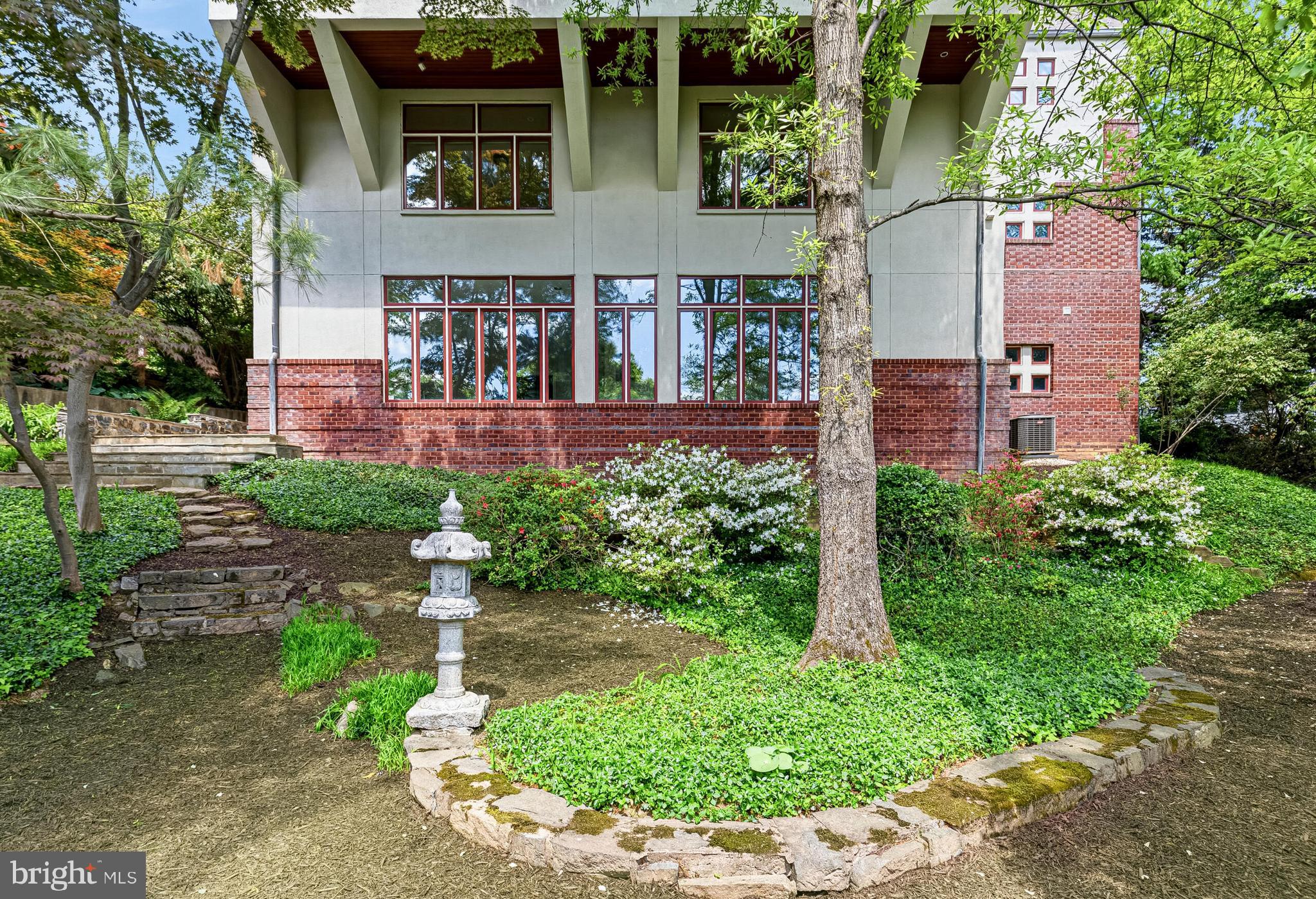COUNTRY CLUB HILLS - Residential