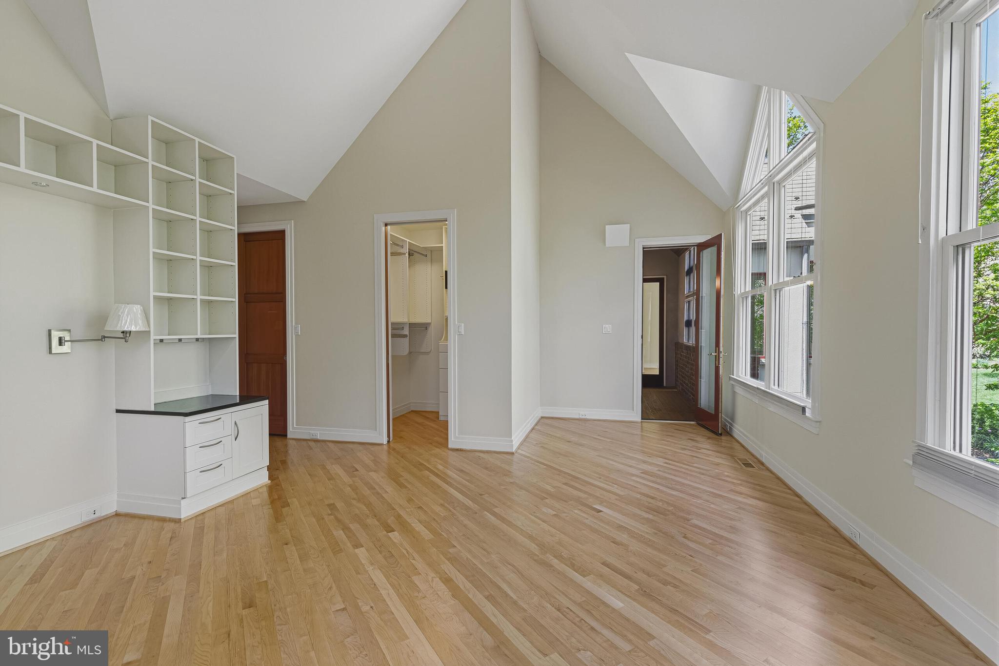 COUNTRY CLUB HILLS - Residential