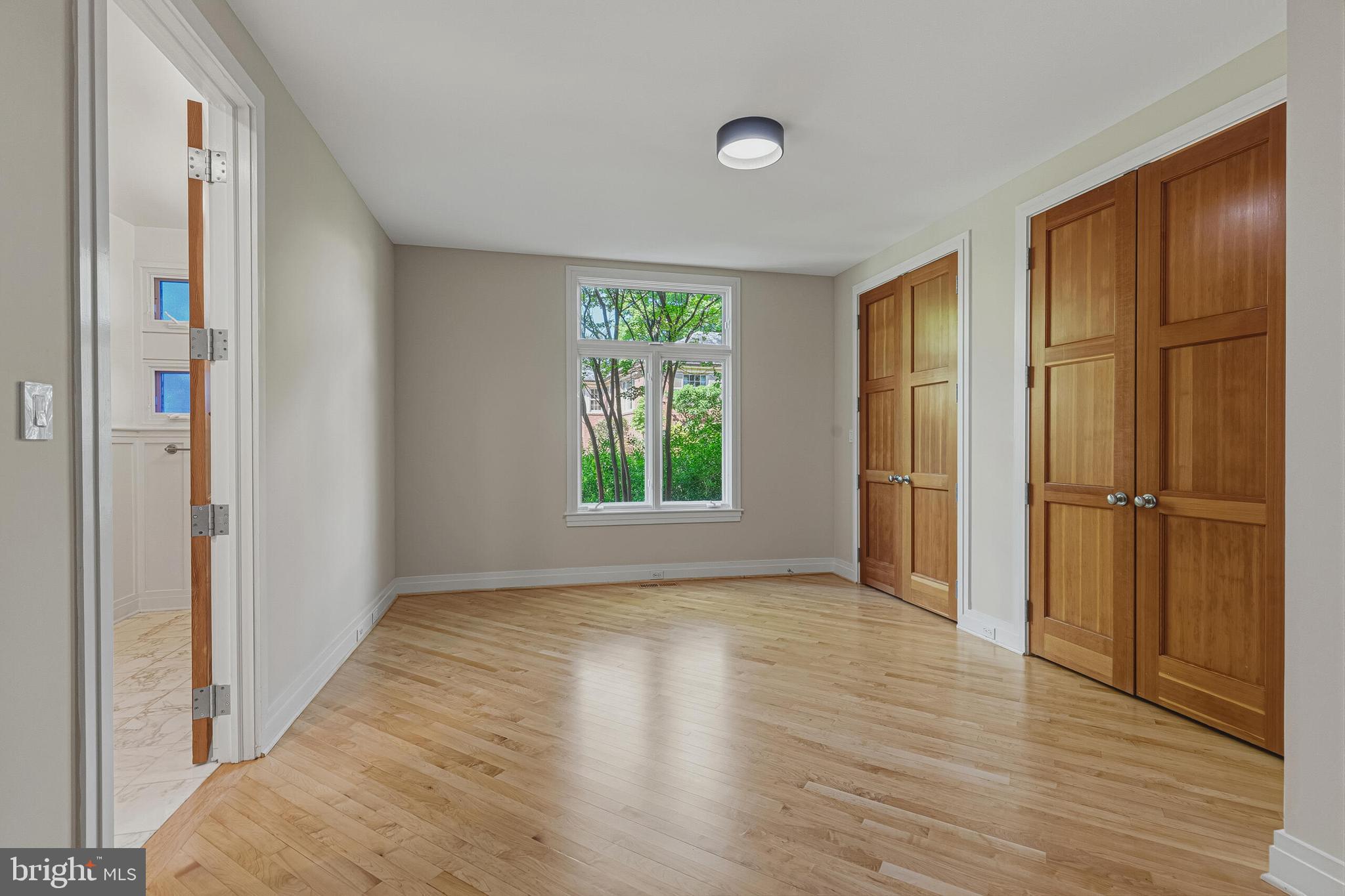 COUNTRY CLUB HILLS - Residential