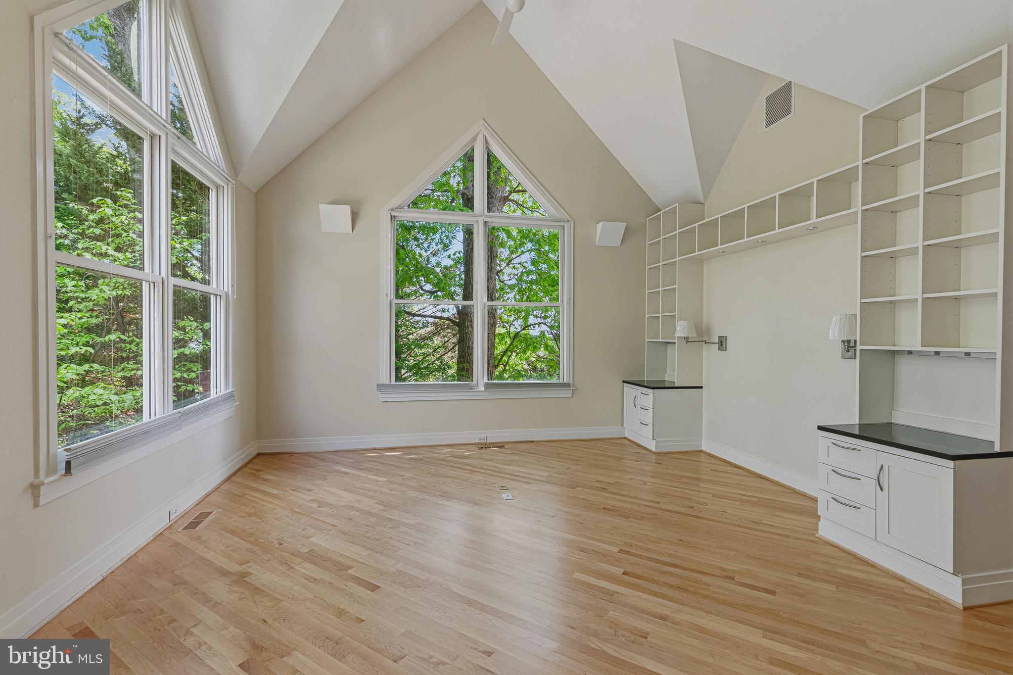 COUNTRY CLUB HILLS - Residential