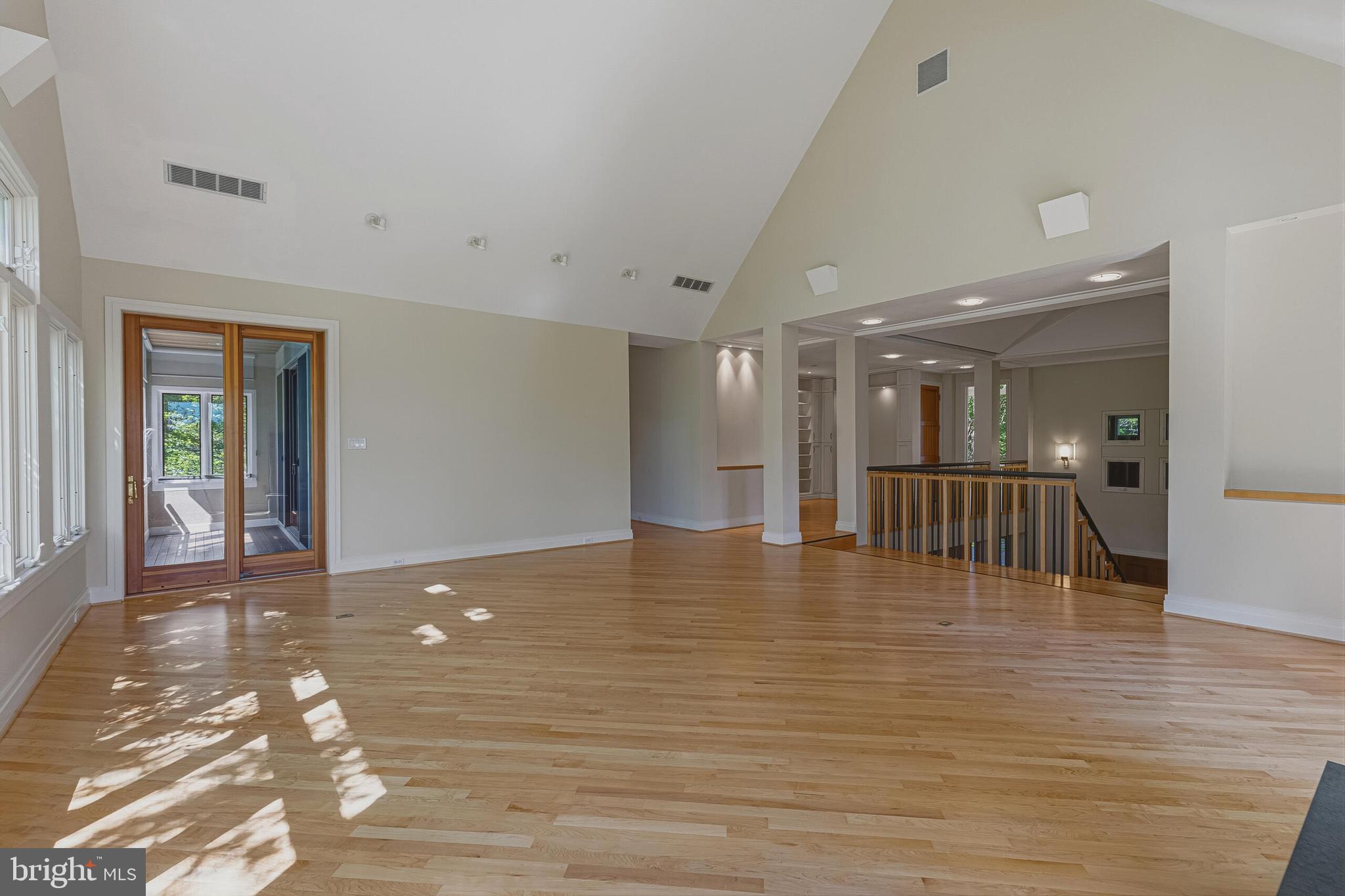 COUNTRY CLUB HILLS - Residential