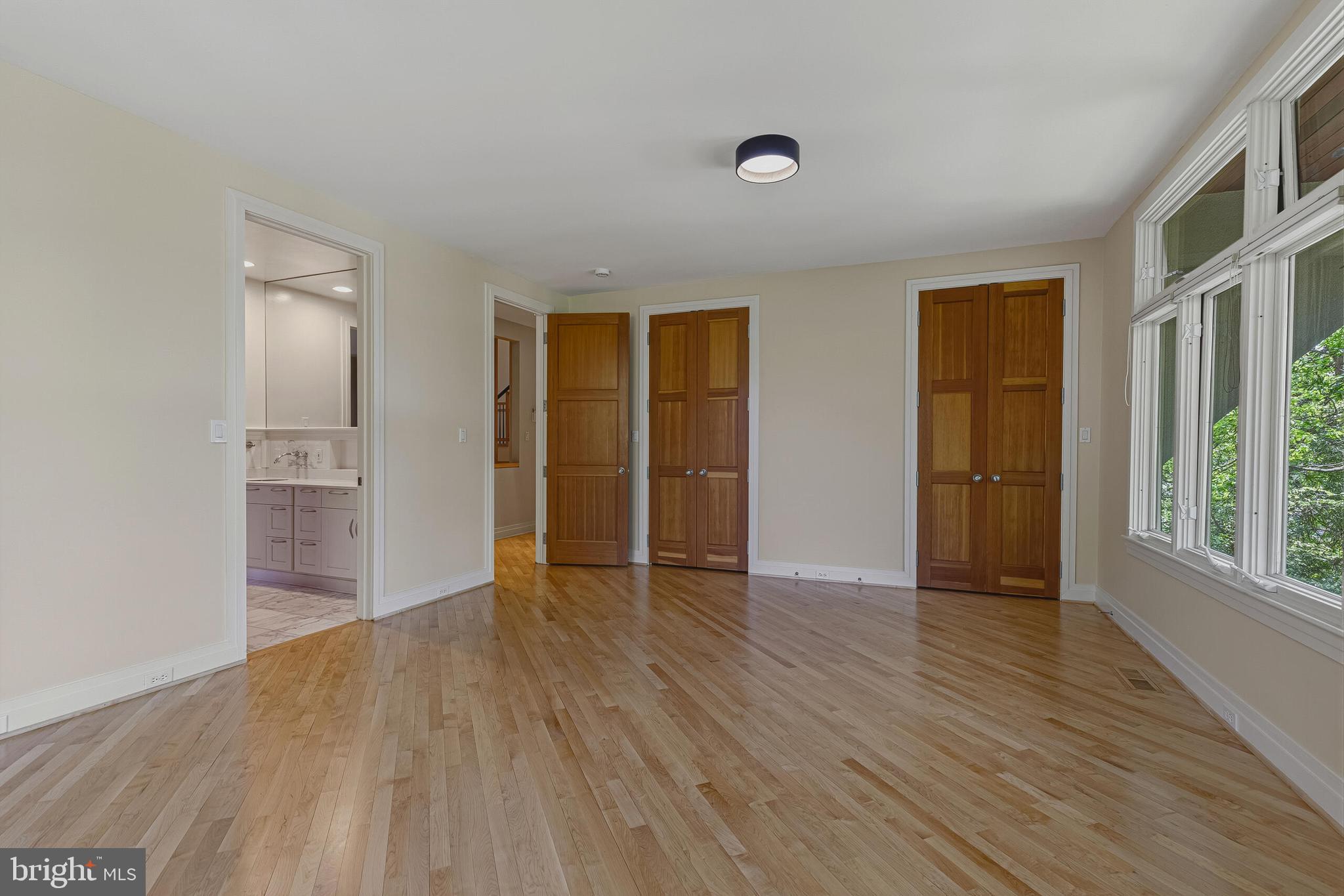 COUNTRY CLUB HILLS - Residential