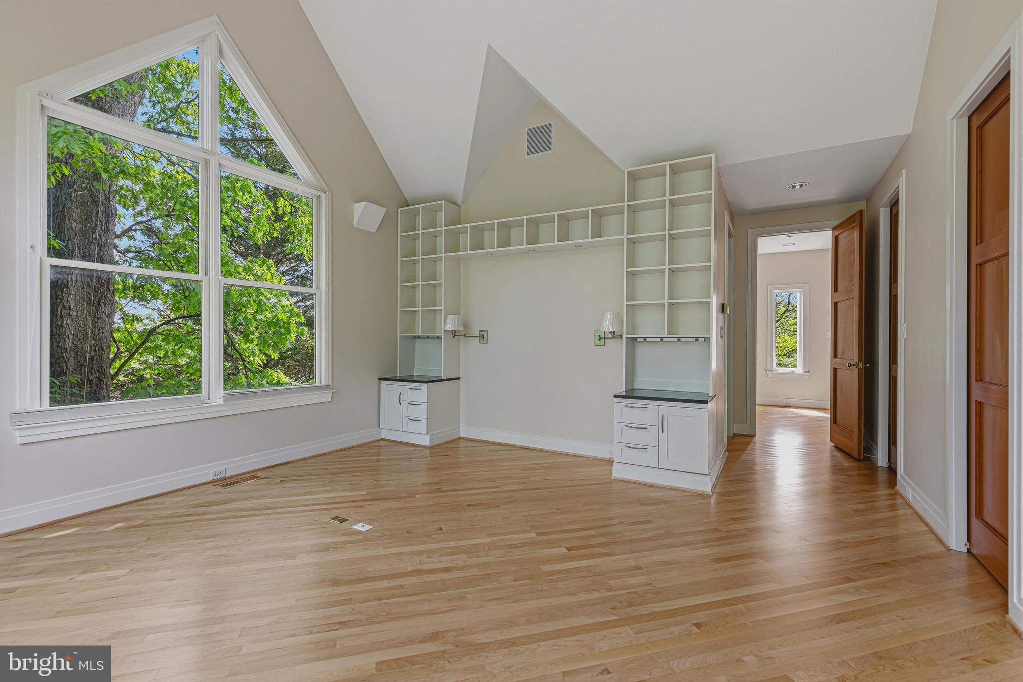 COUNTRY CLUB HILLS - Residential