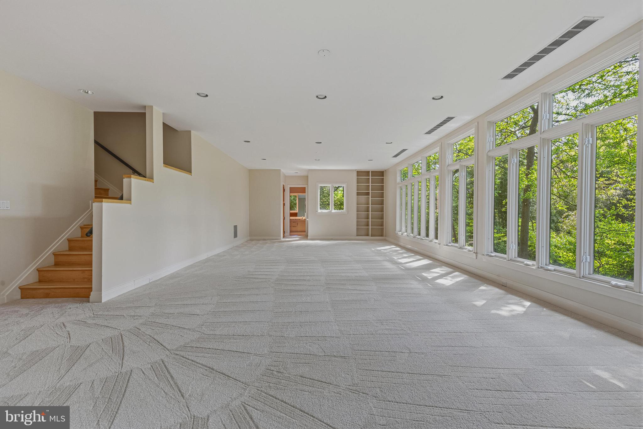 COUNTRY CLUB HILLS - Residential