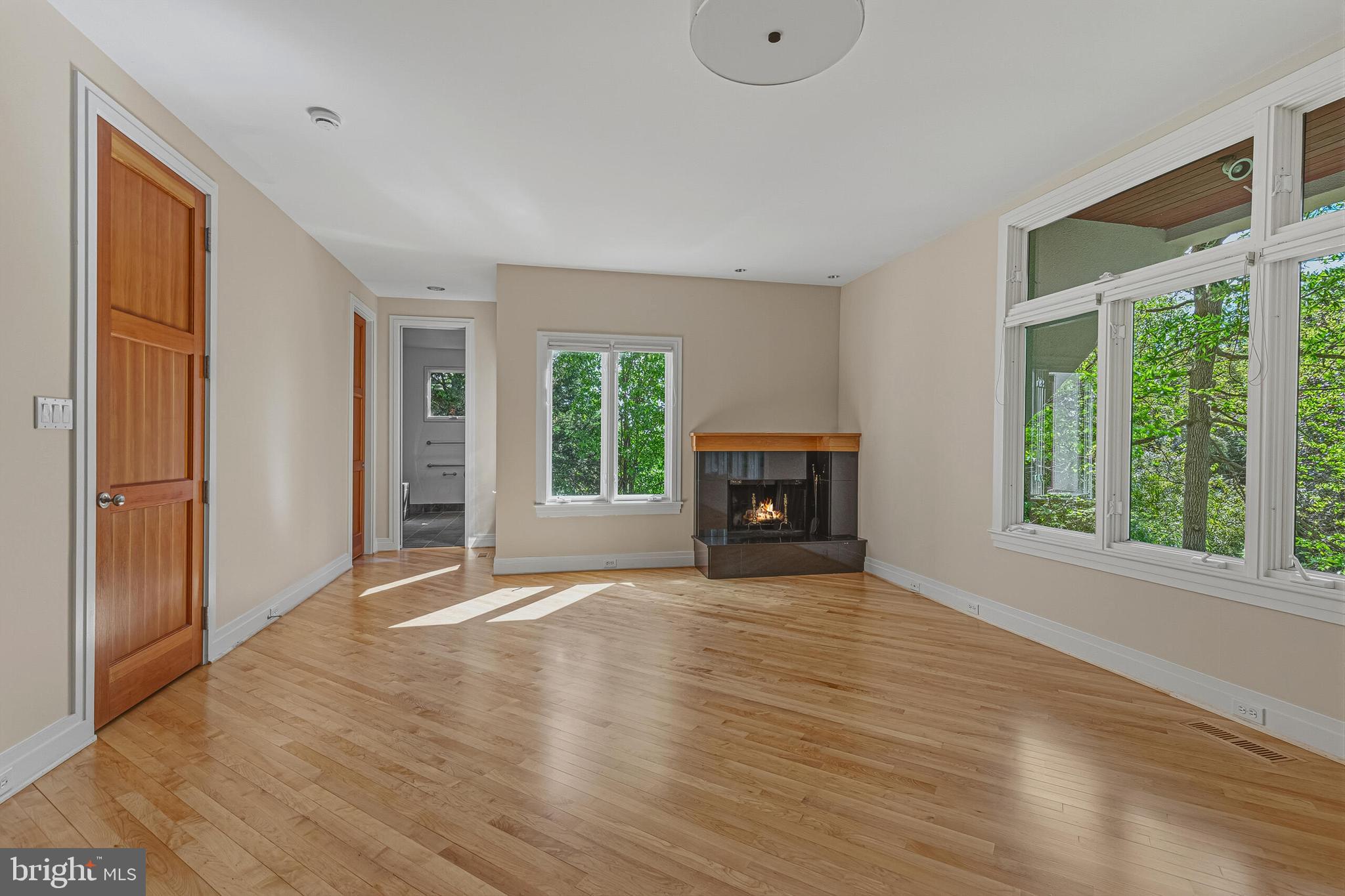 COUNTRY CLUB HILLS - Residential