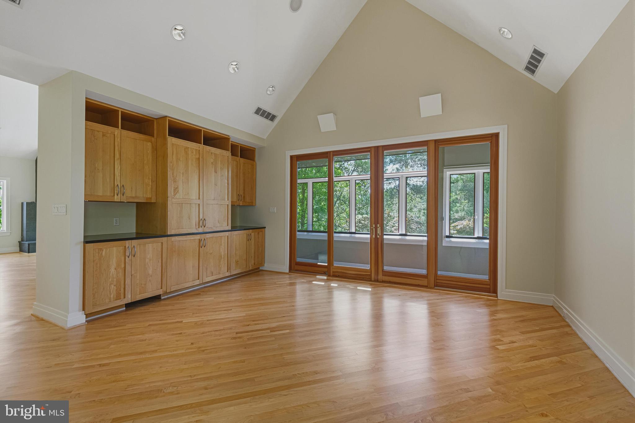 COUNTRY CLUB HILLS - Residential