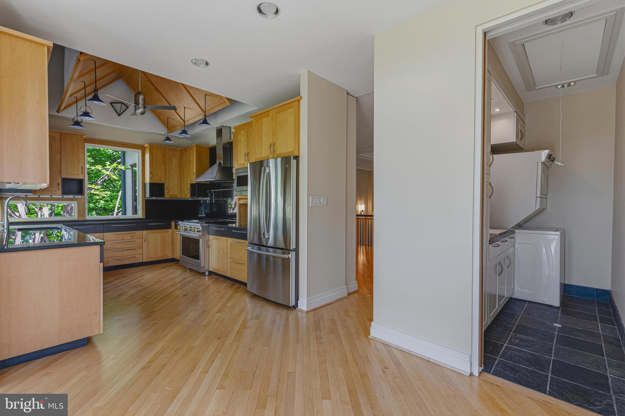COUNTRY CLUB HILLS - Residential