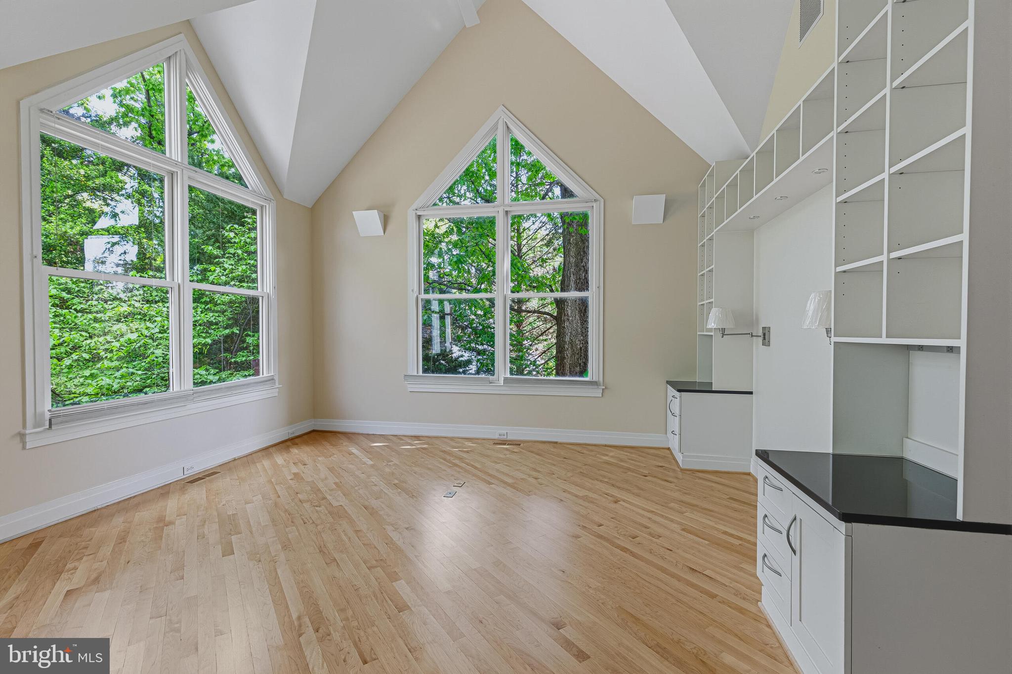 COUNTRY CLUB HILLS - Residential
