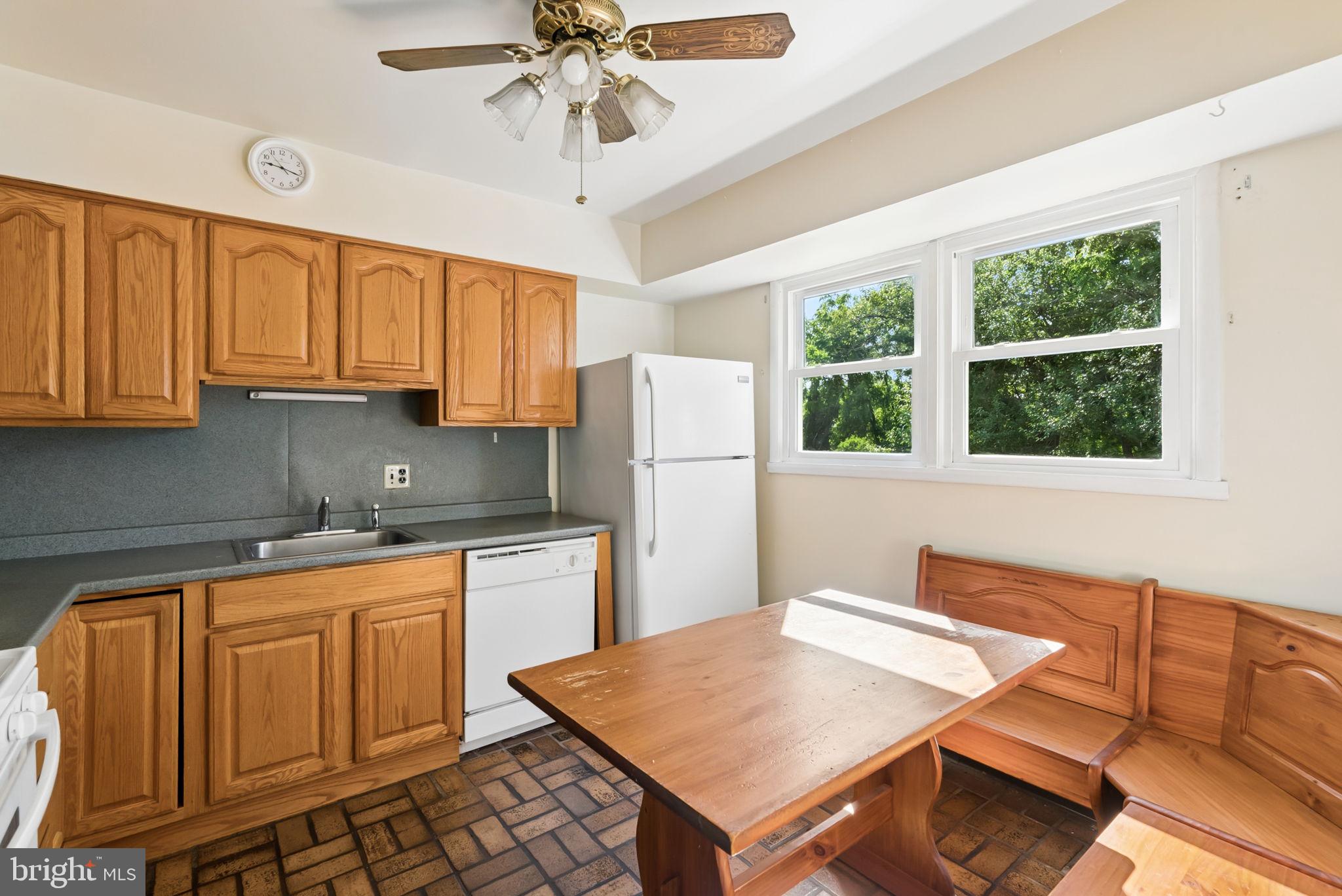 BRIGHT OAKS - Residential