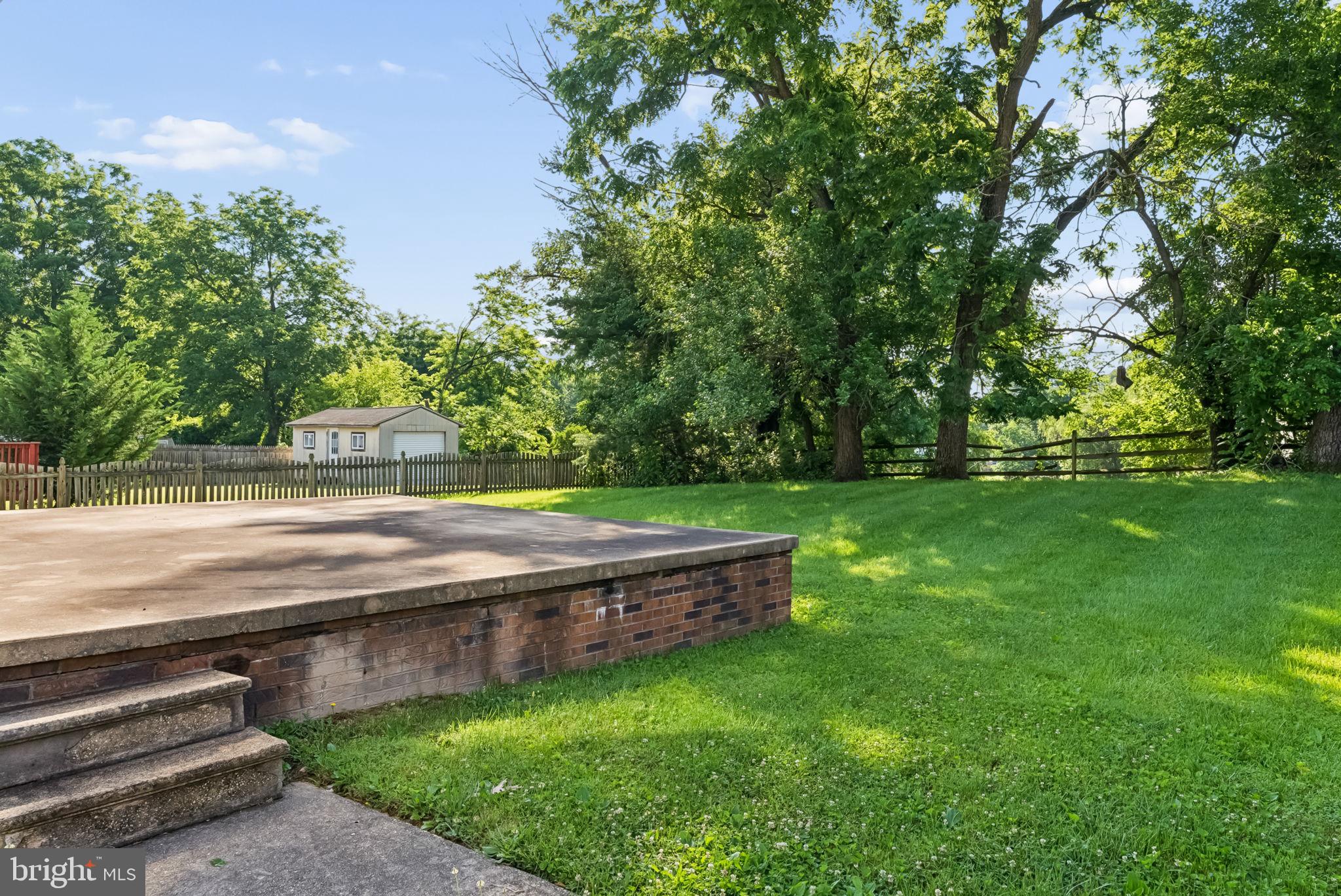 BRIGHT OAKS - Residential