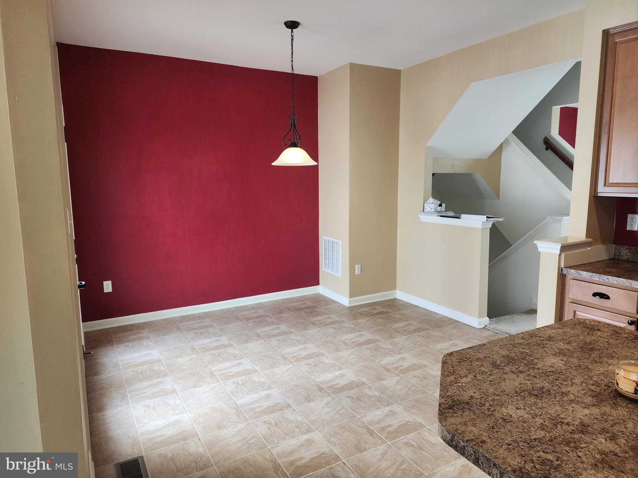 ROUND HILL - Residential