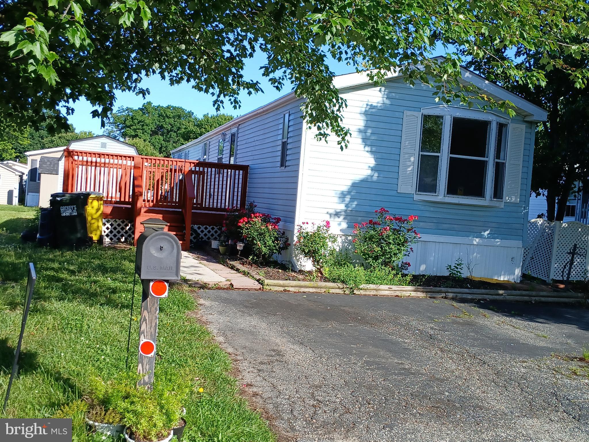 Vacant and ready for the new owner,  3 Bedroom, 2 full baths mobile home with new carpet, new Laminate Wood Flooring , new stove, dishwasher, freshly painted. Available financing options. Contact the listing agent. Sold as is.
