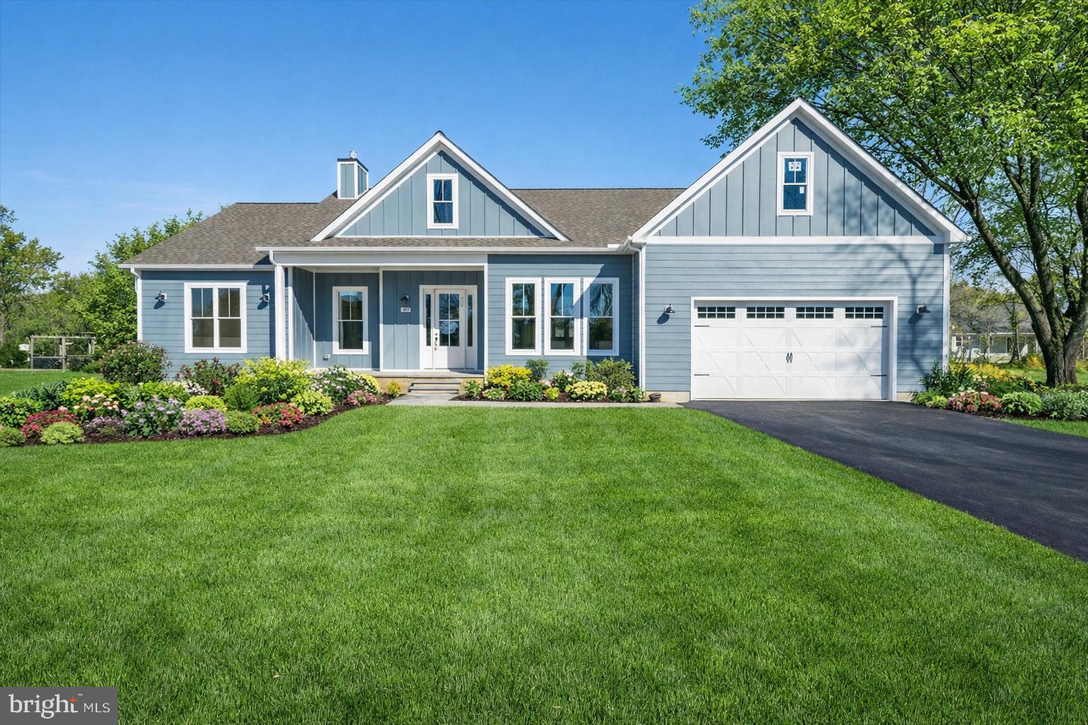 QUEEN ANNE COLONY - Residential