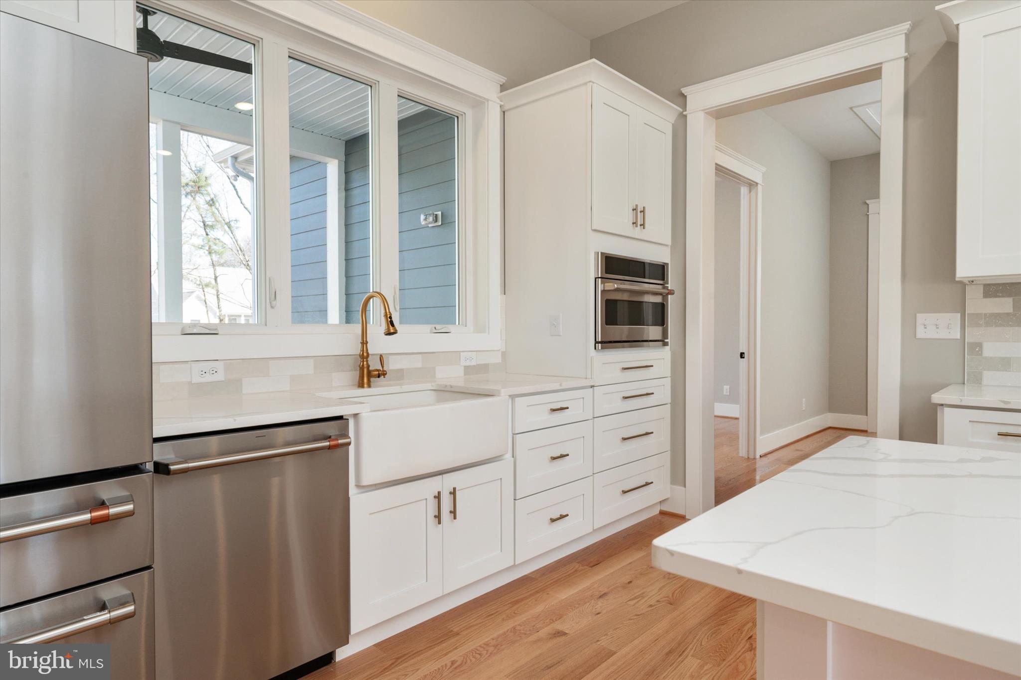 QUEEN ANNE COLONY - Residential