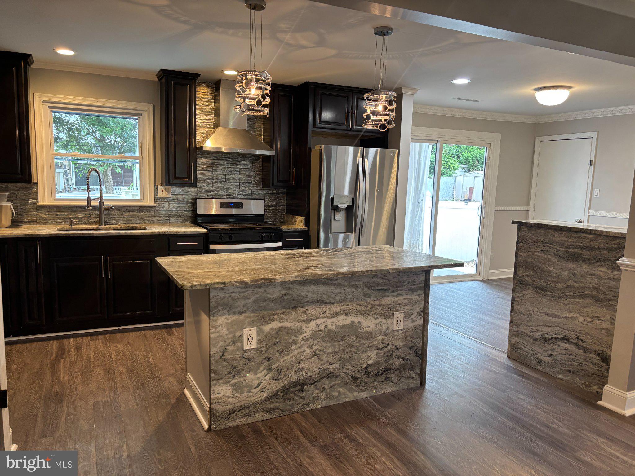 CALVERTON - Residential