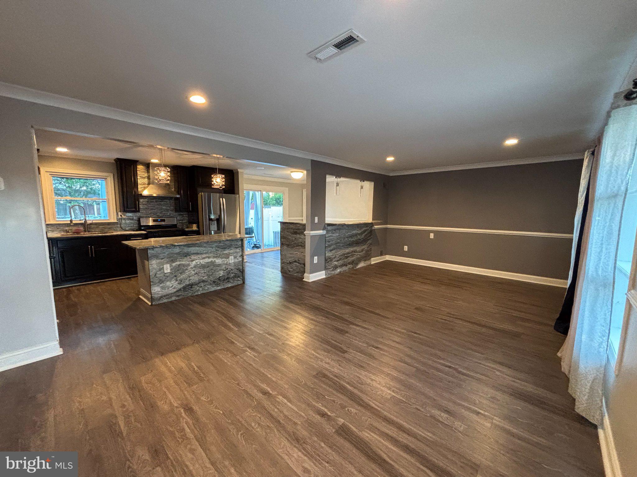 CALVERTON - Residential