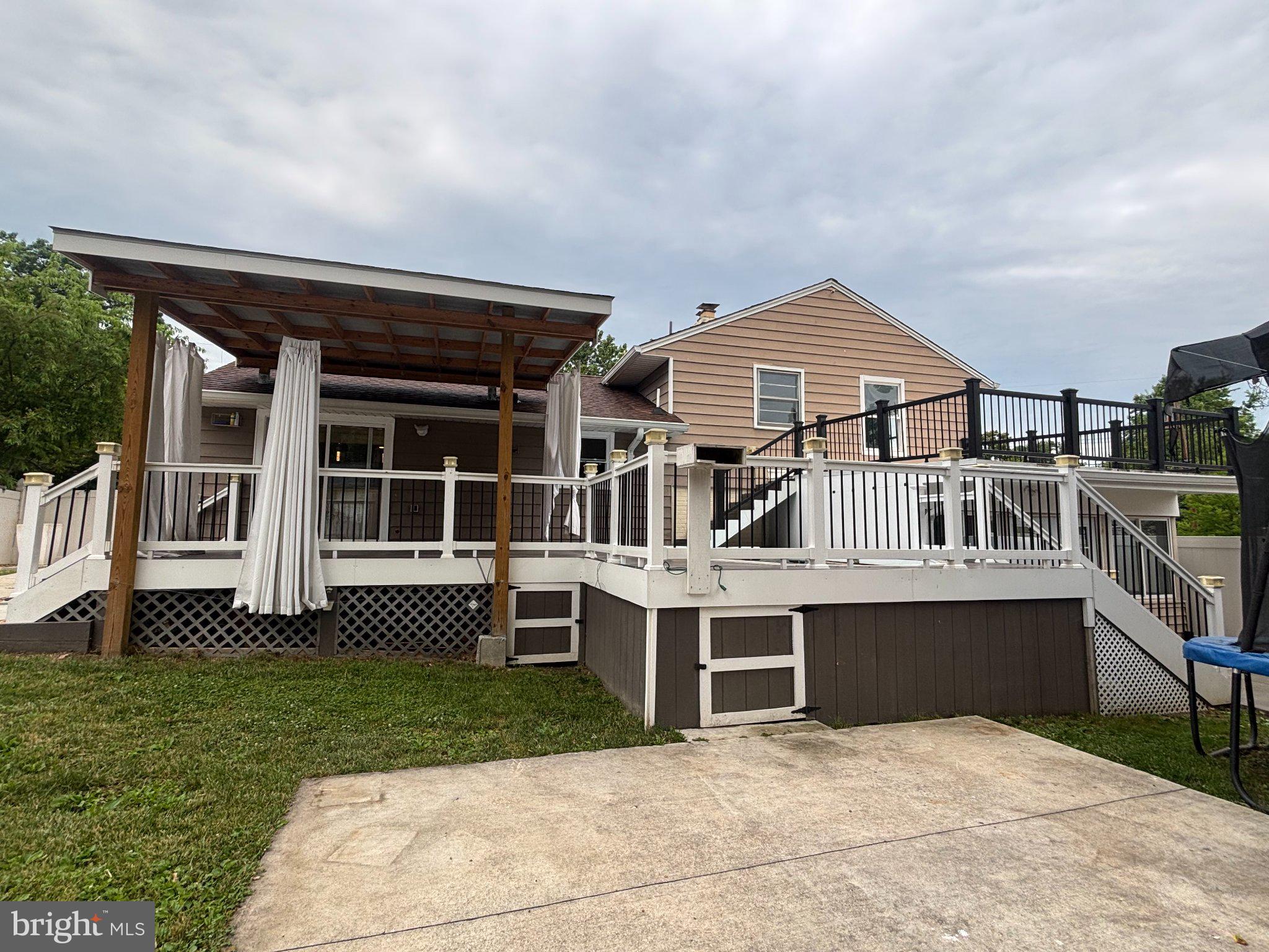 CALVERTON - Residential