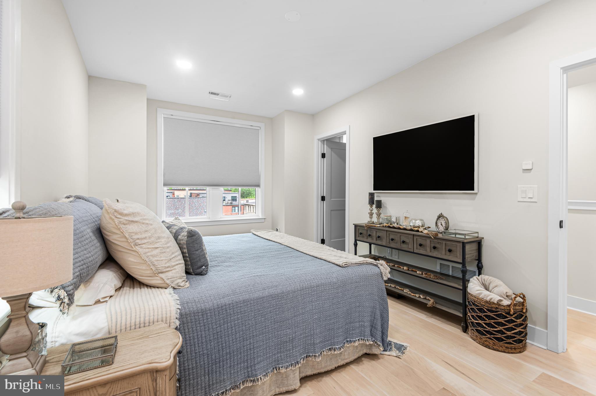 NEWTOWN ESTATES - Residential