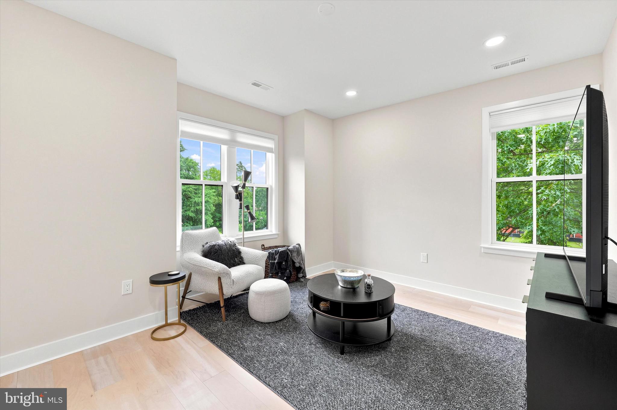 NEWTOWN ESTATES - Residential