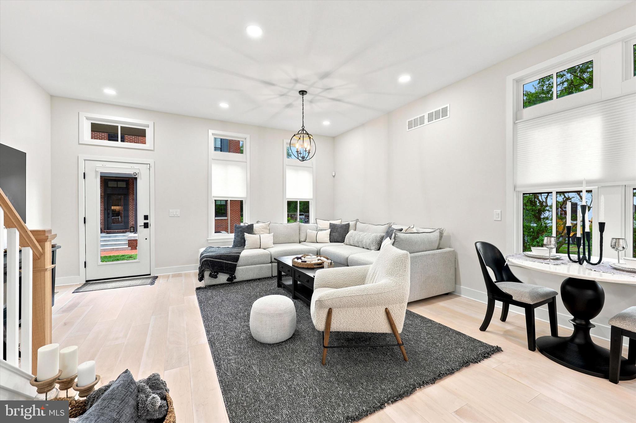 NEWTOWN ESTATES - Residential