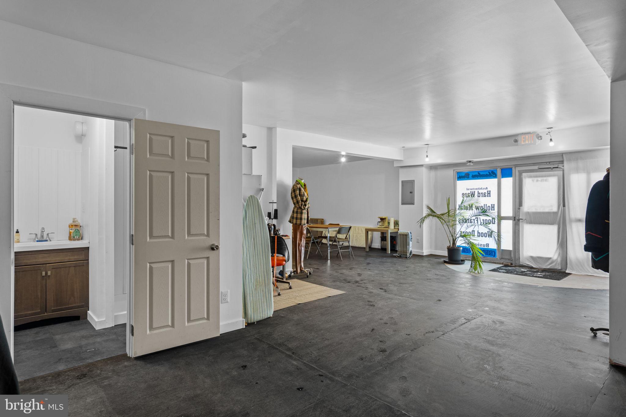 HARROWGATE - Commercial Sale