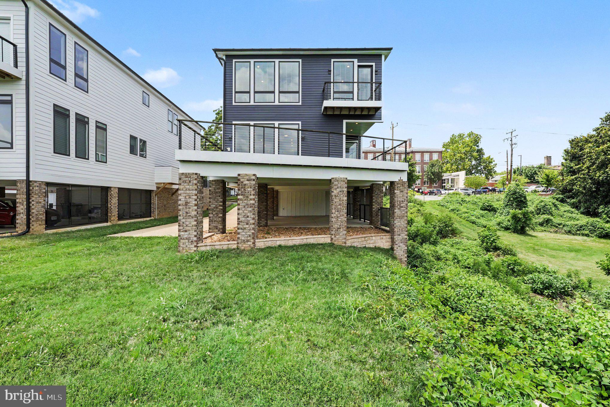 FREDERICKSBURG CITY - Residential