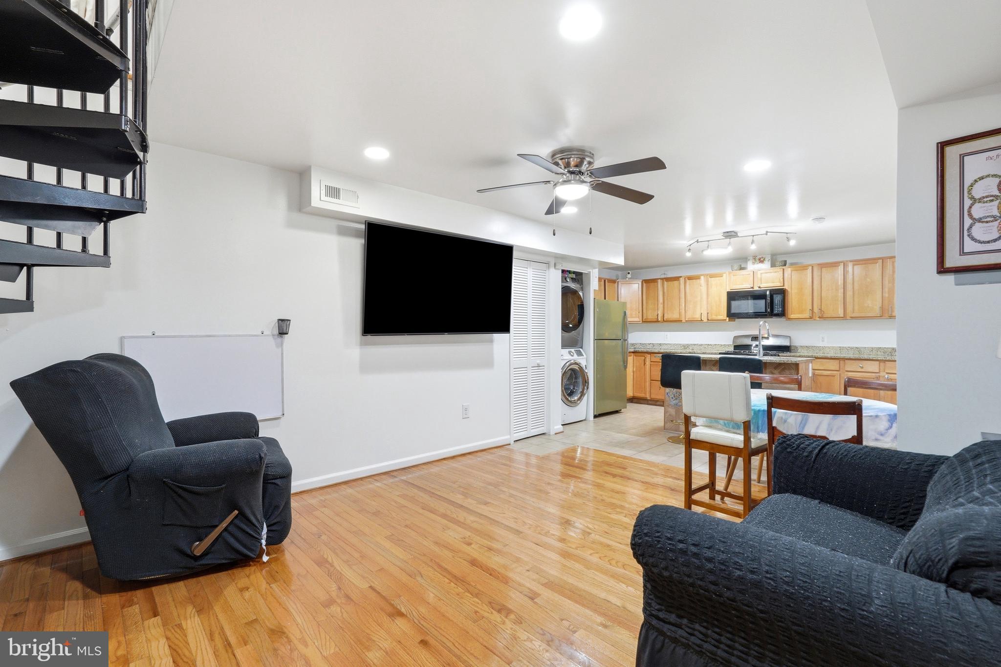 MARKHAM VIEW CONDOMINIUMS - Residential