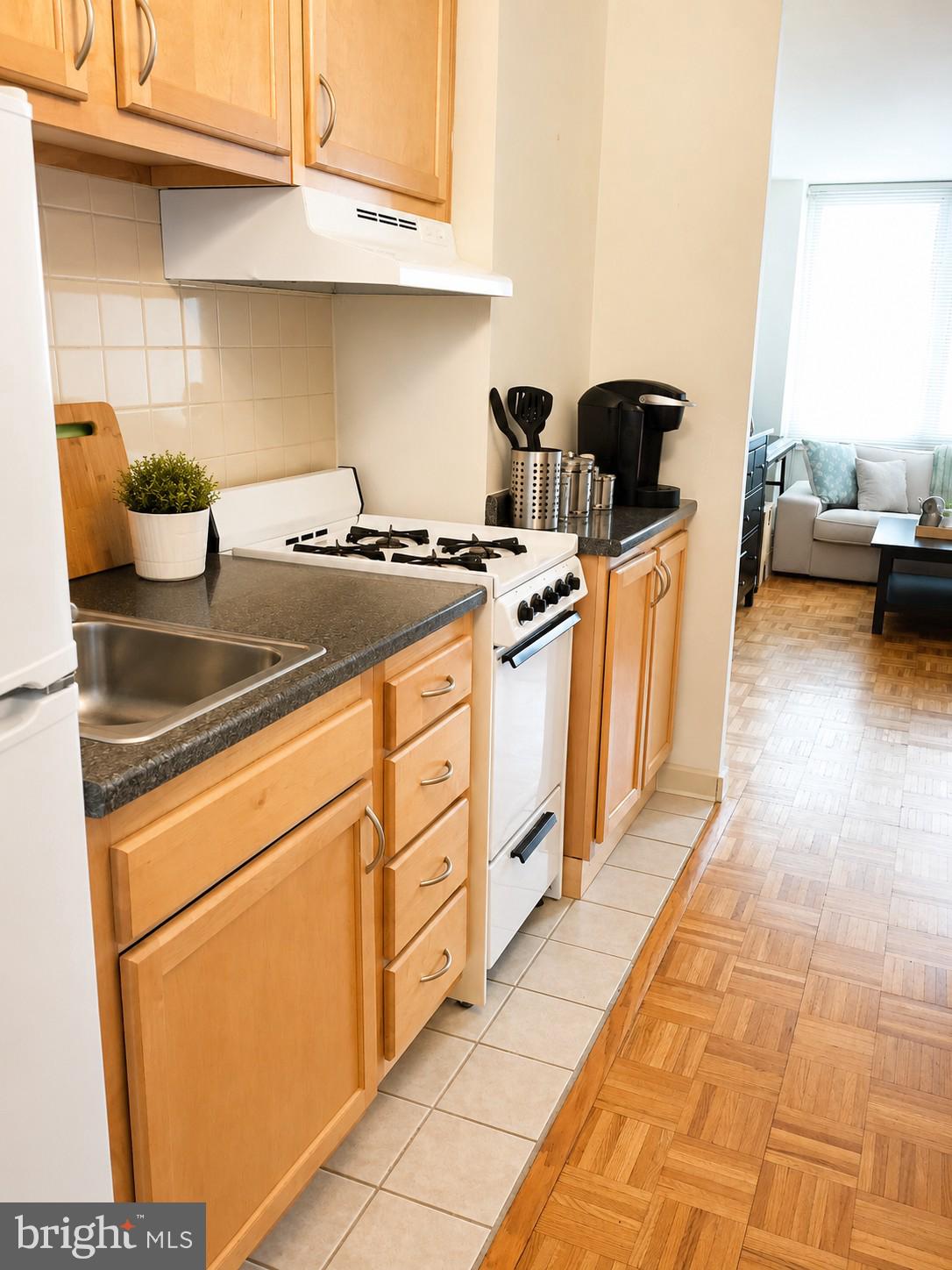 WASHINGTON SQ - Residential