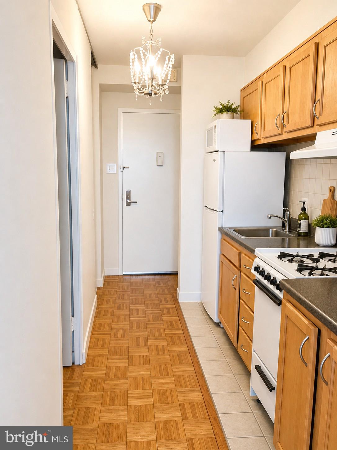 WASHINGTON SQ - Residential