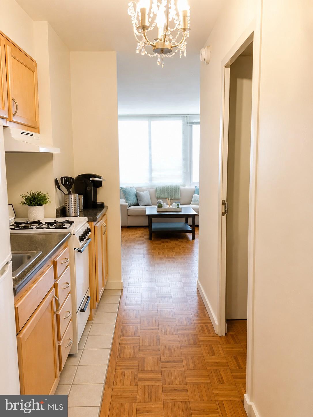 WASHINGTON SQ - Residential