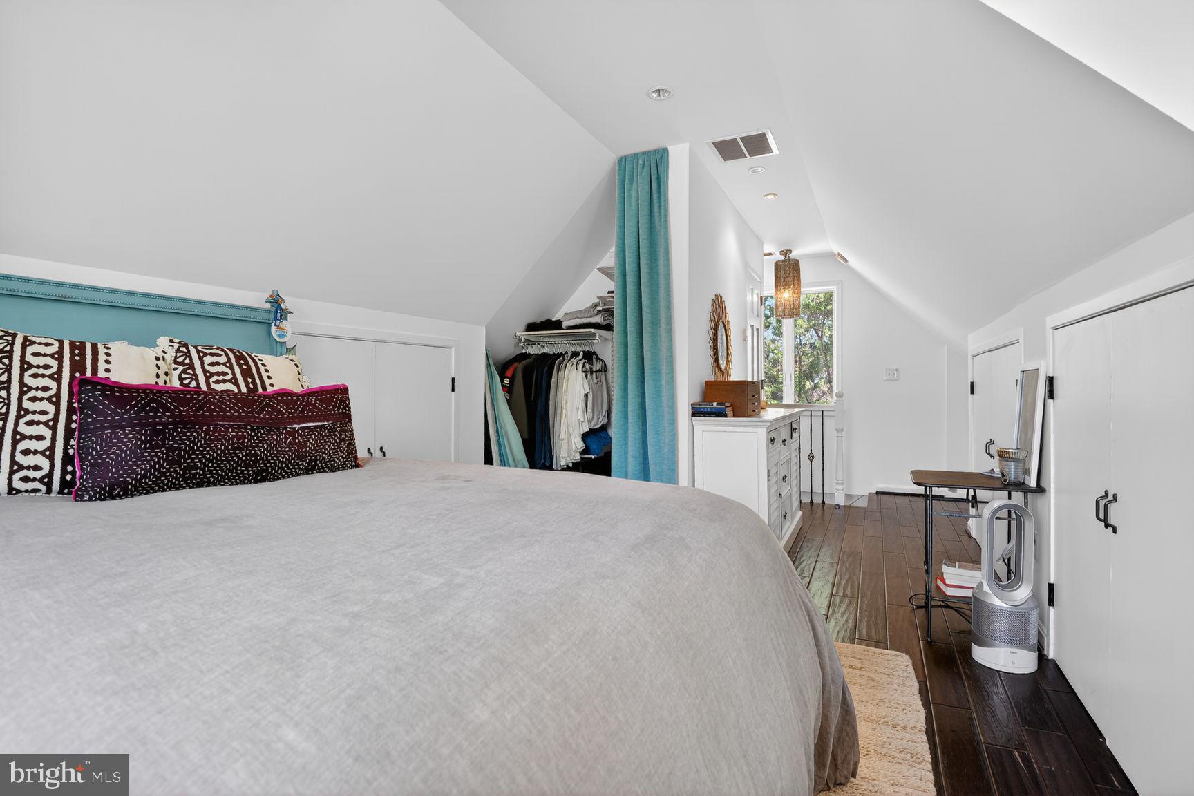 WESTMORELAND HILLS - Residential