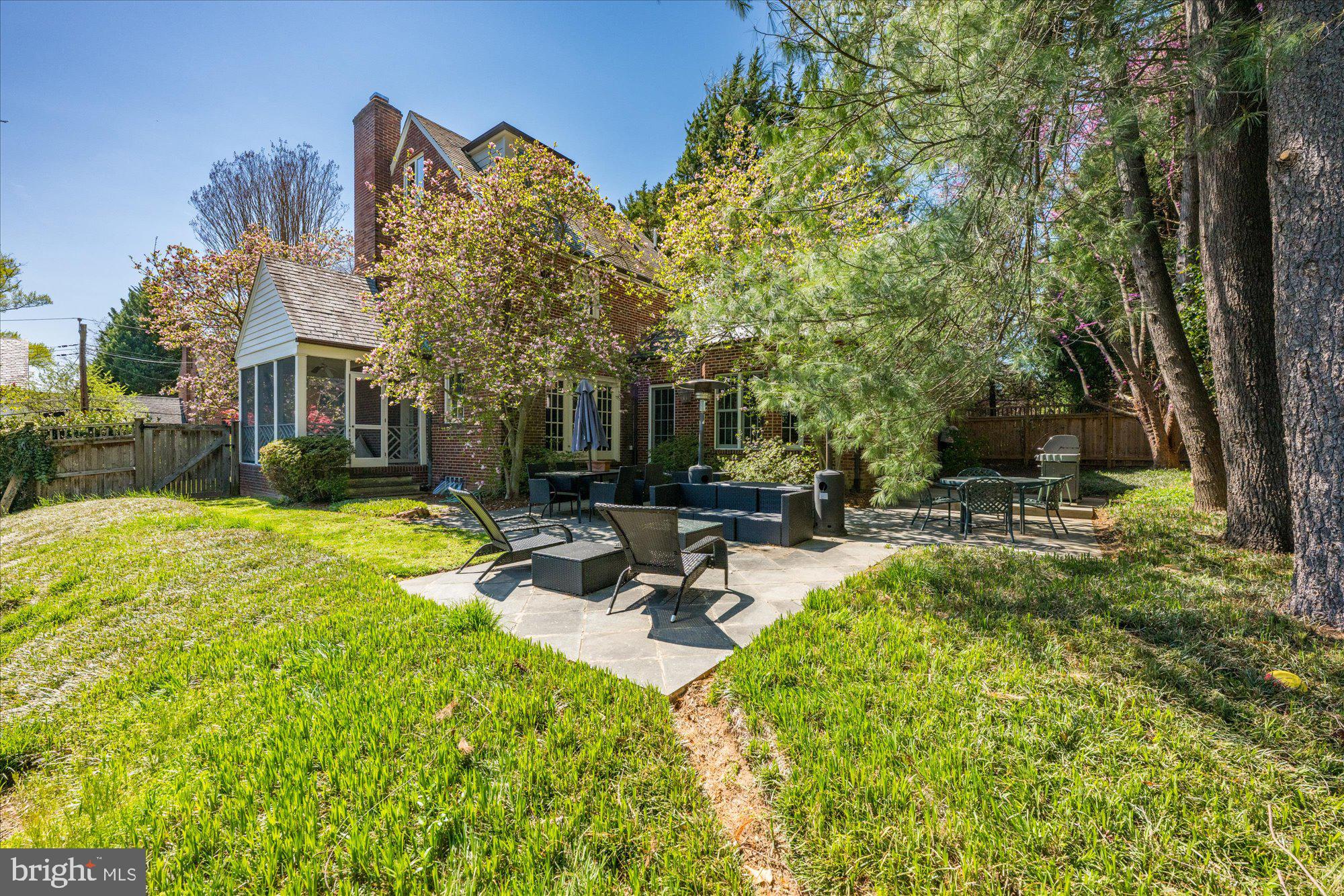 WESTMORELAND HILLS - Residential