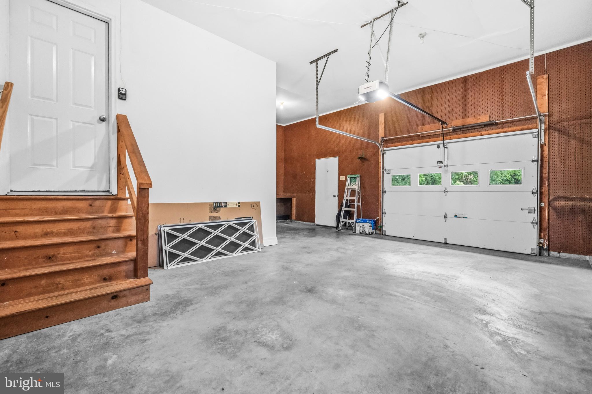 DAVIDSONVILLE - Residential