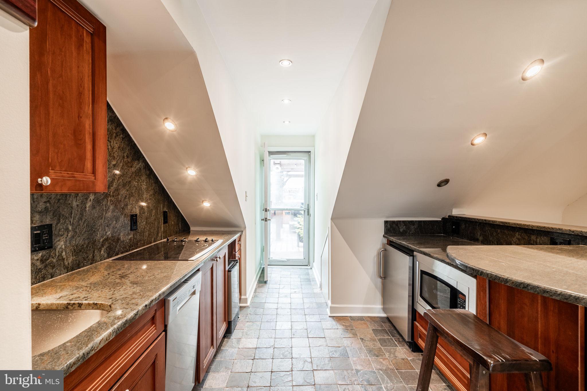 SOCIETY HILL - Residential