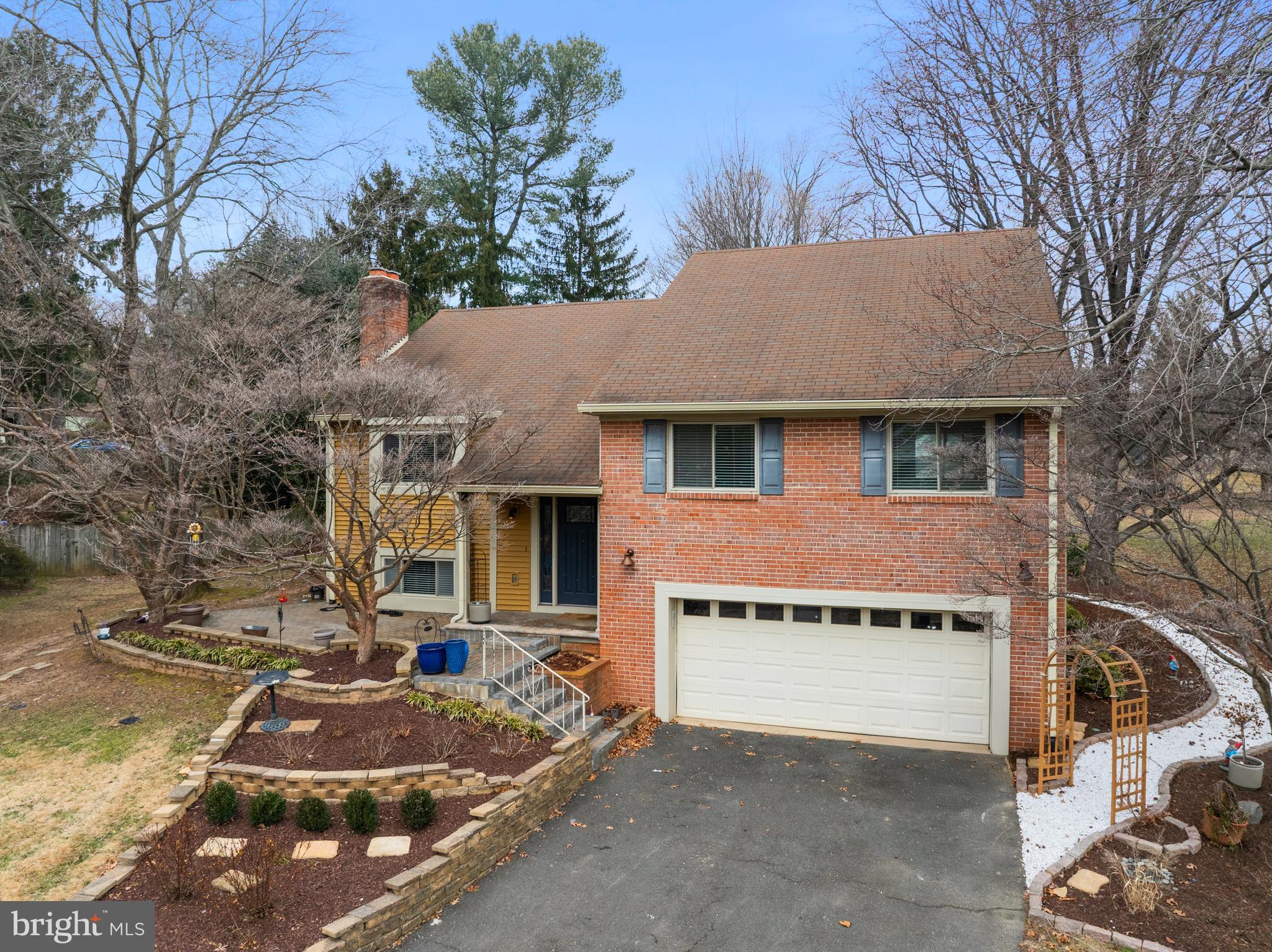 RESTON - Residential