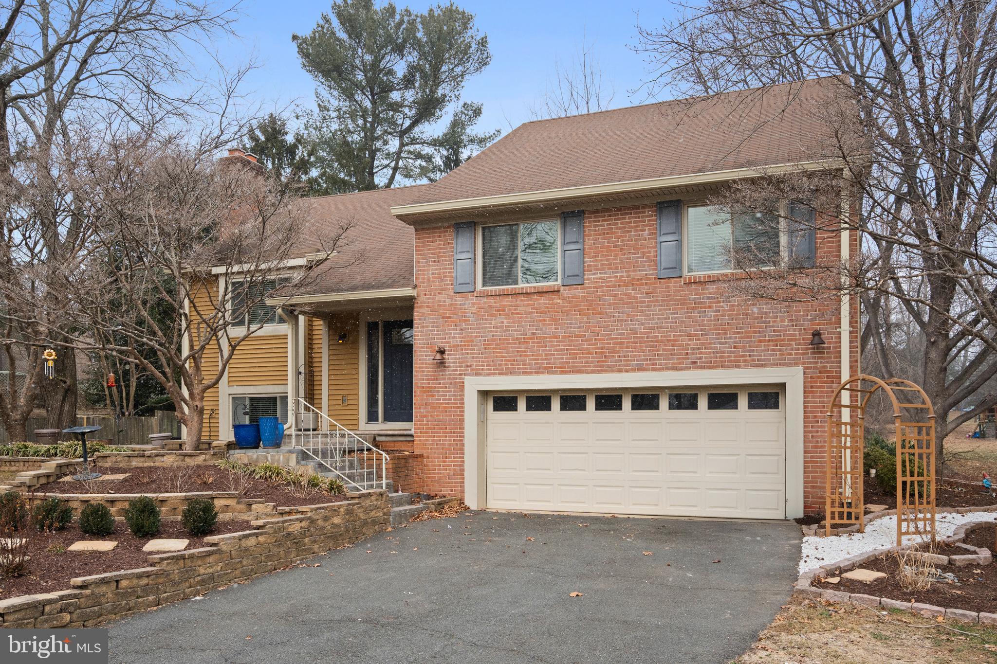 RESTON - Residential