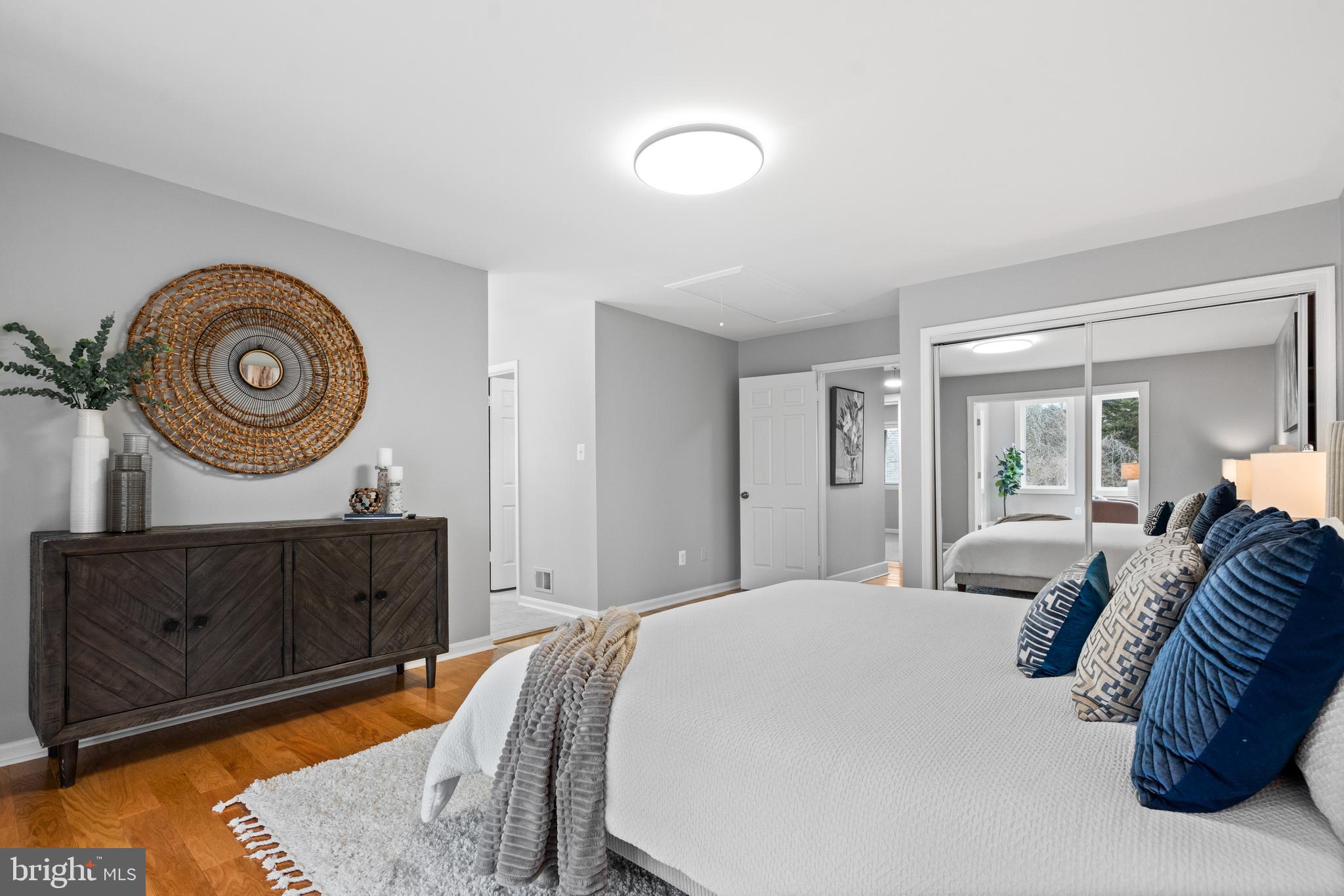 RESTON - Residential