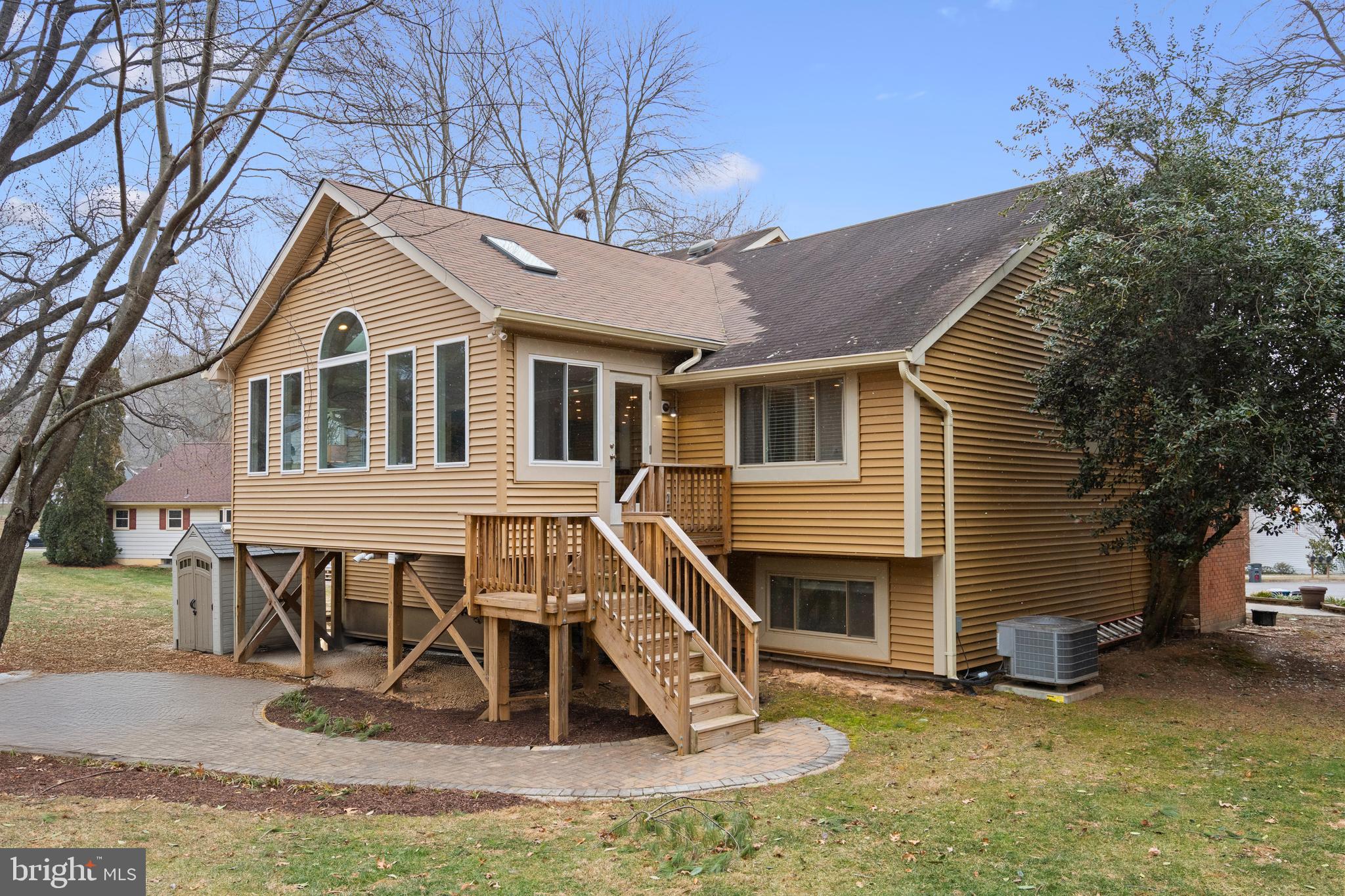 RESTON - Residential
