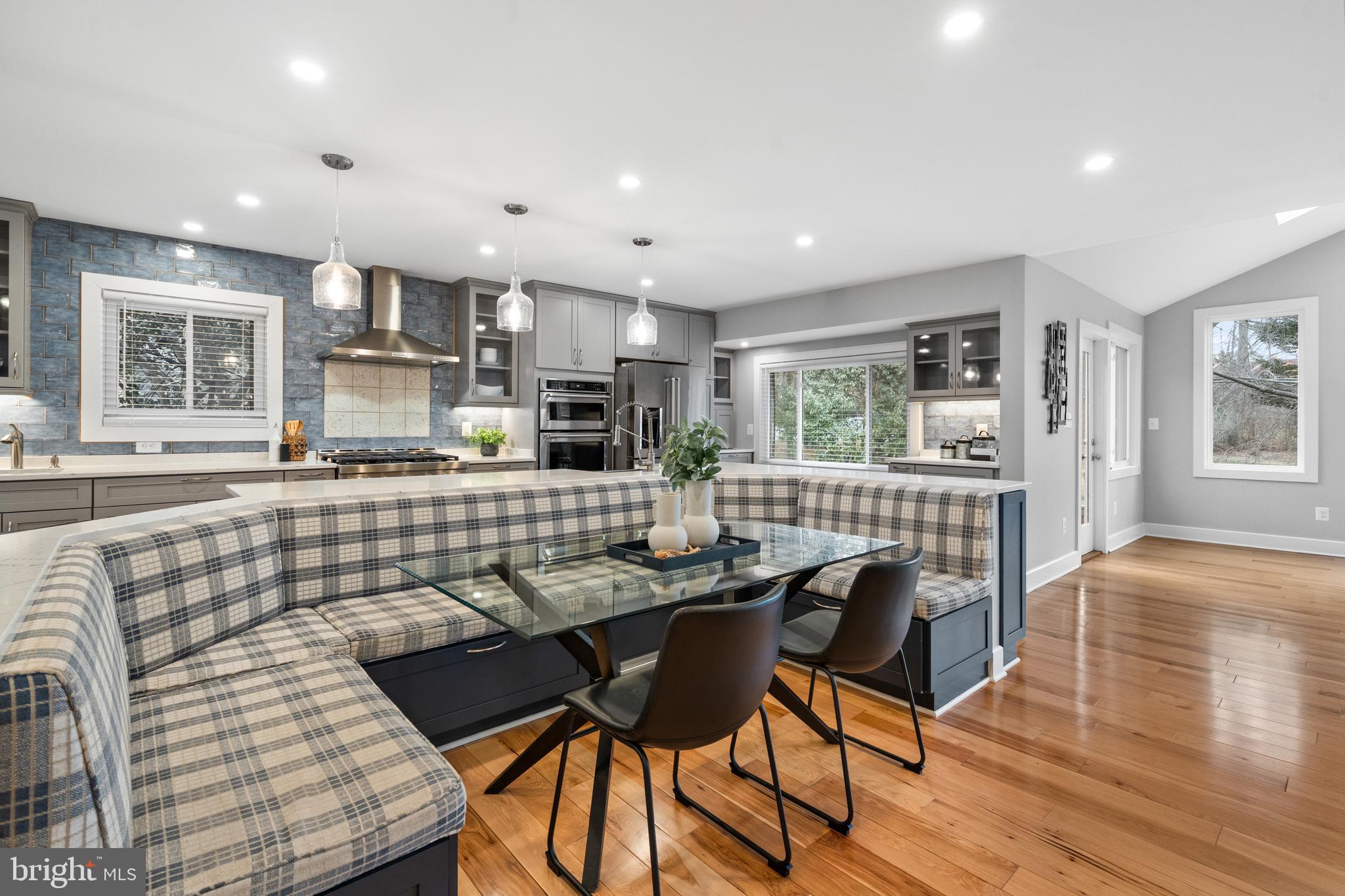RESTON - Residential