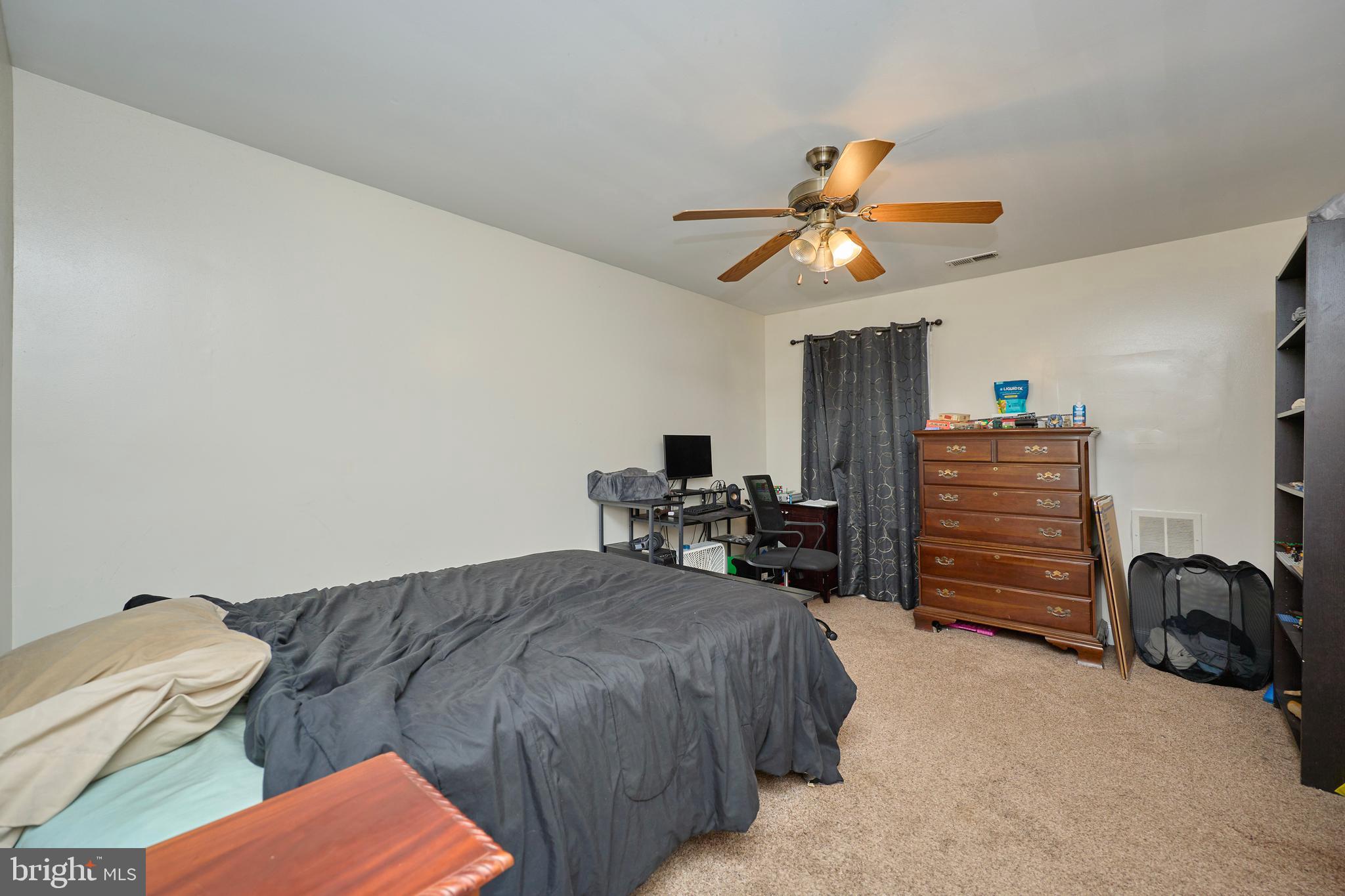 LIBERTY OAKS - Residential