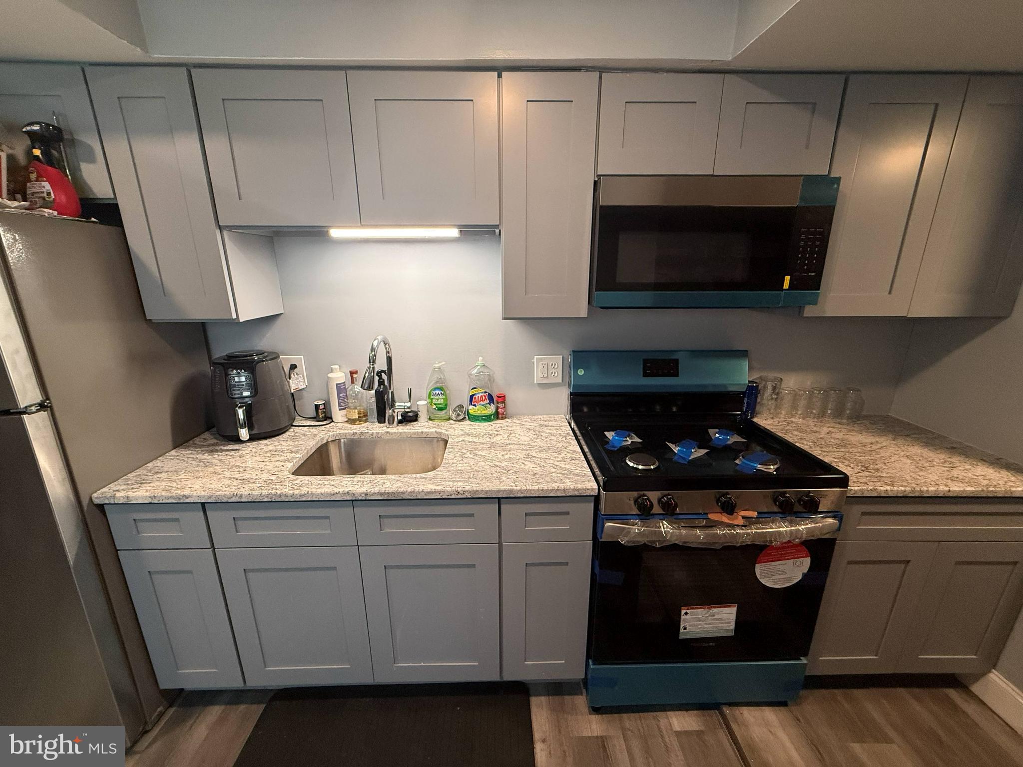 EAST OAK LANE - Residential