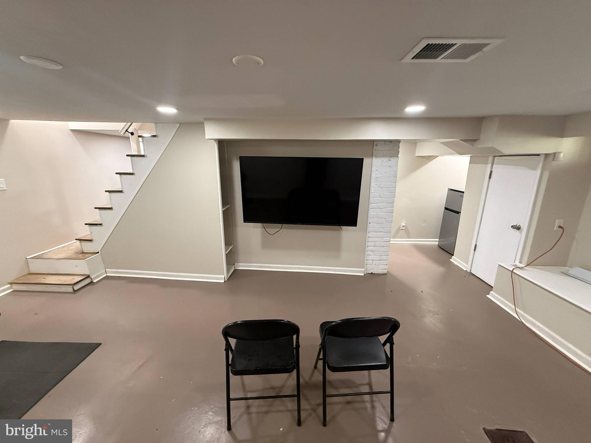 EAST OAK LANE - Residential