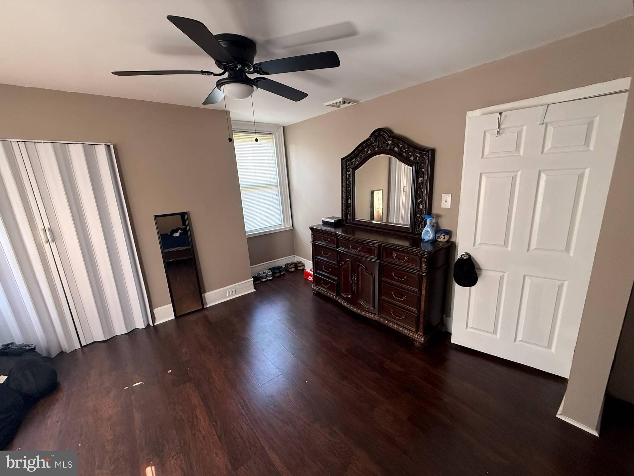 EAST OAK LANE - Residential