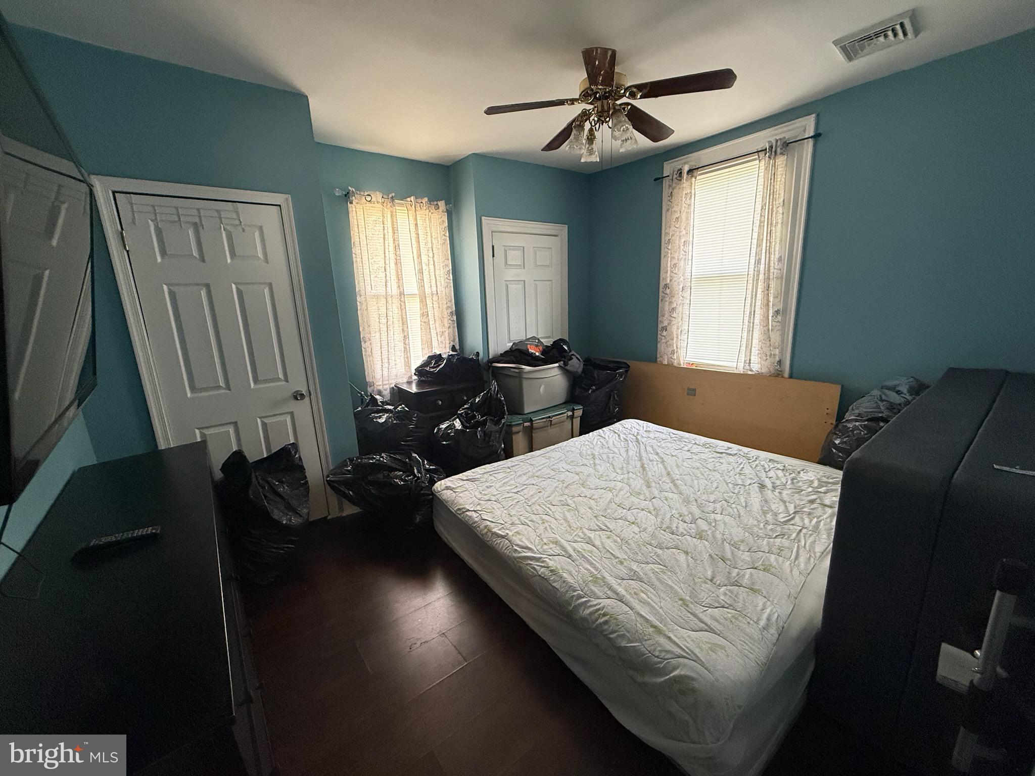 EAST OAK LANE - Residential