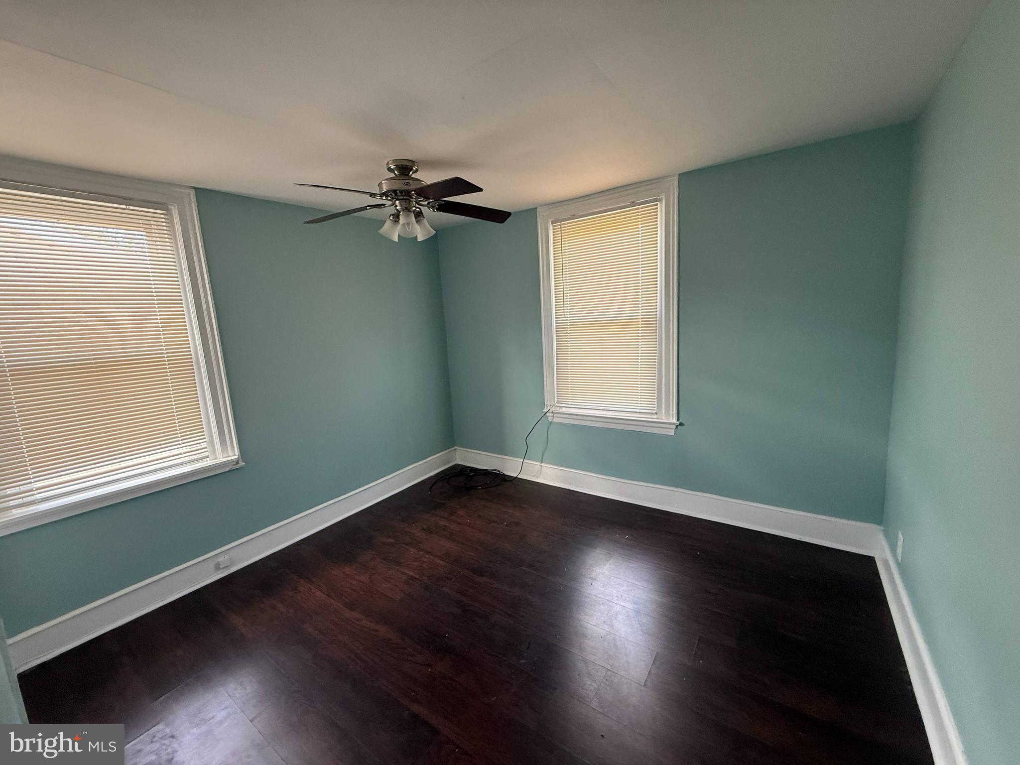 EAST OAK LANE - Residential
