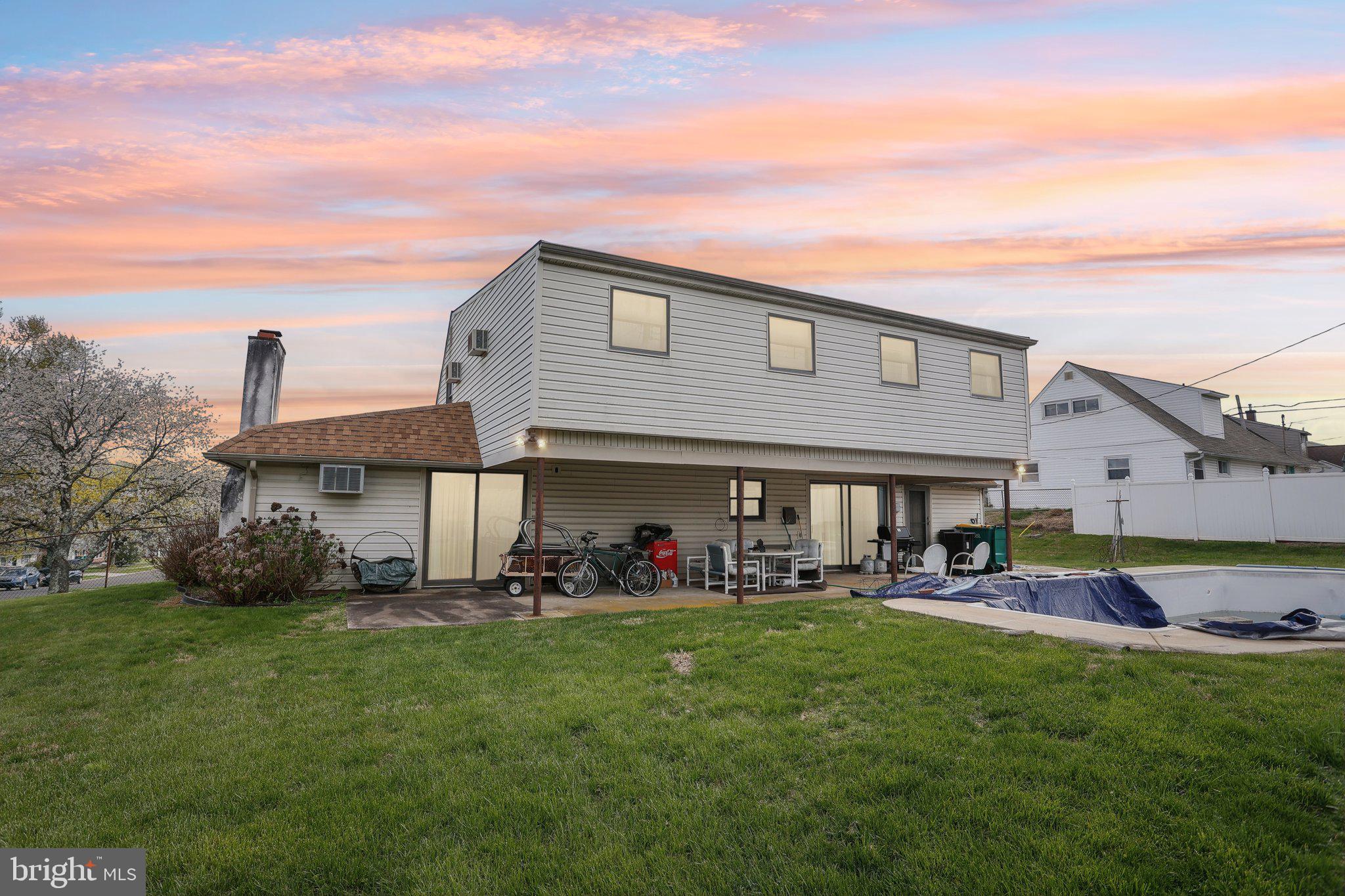 TWIN OAKS - Residential